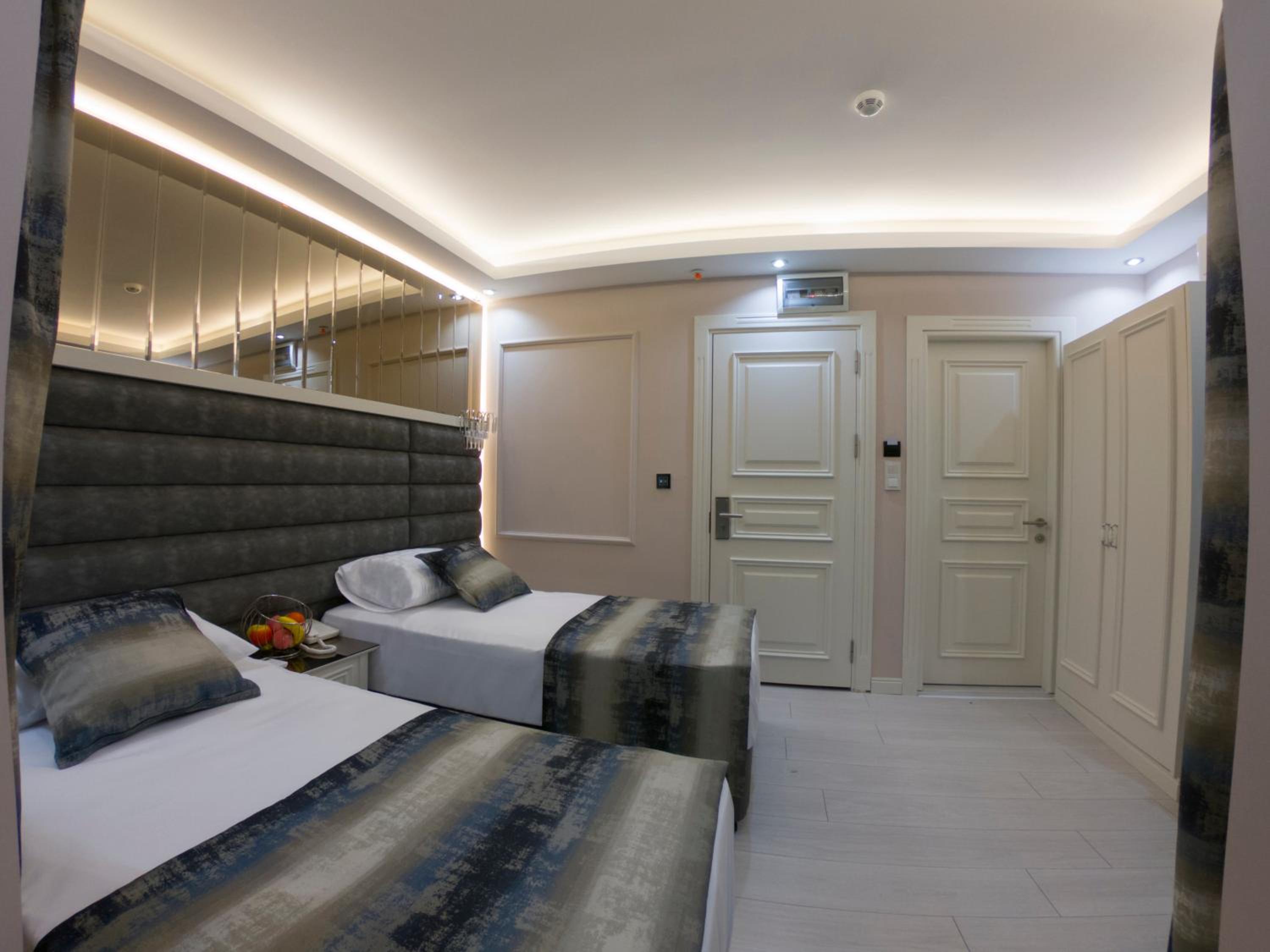 Deluxe Double or Twin Room with Balcony photo 2