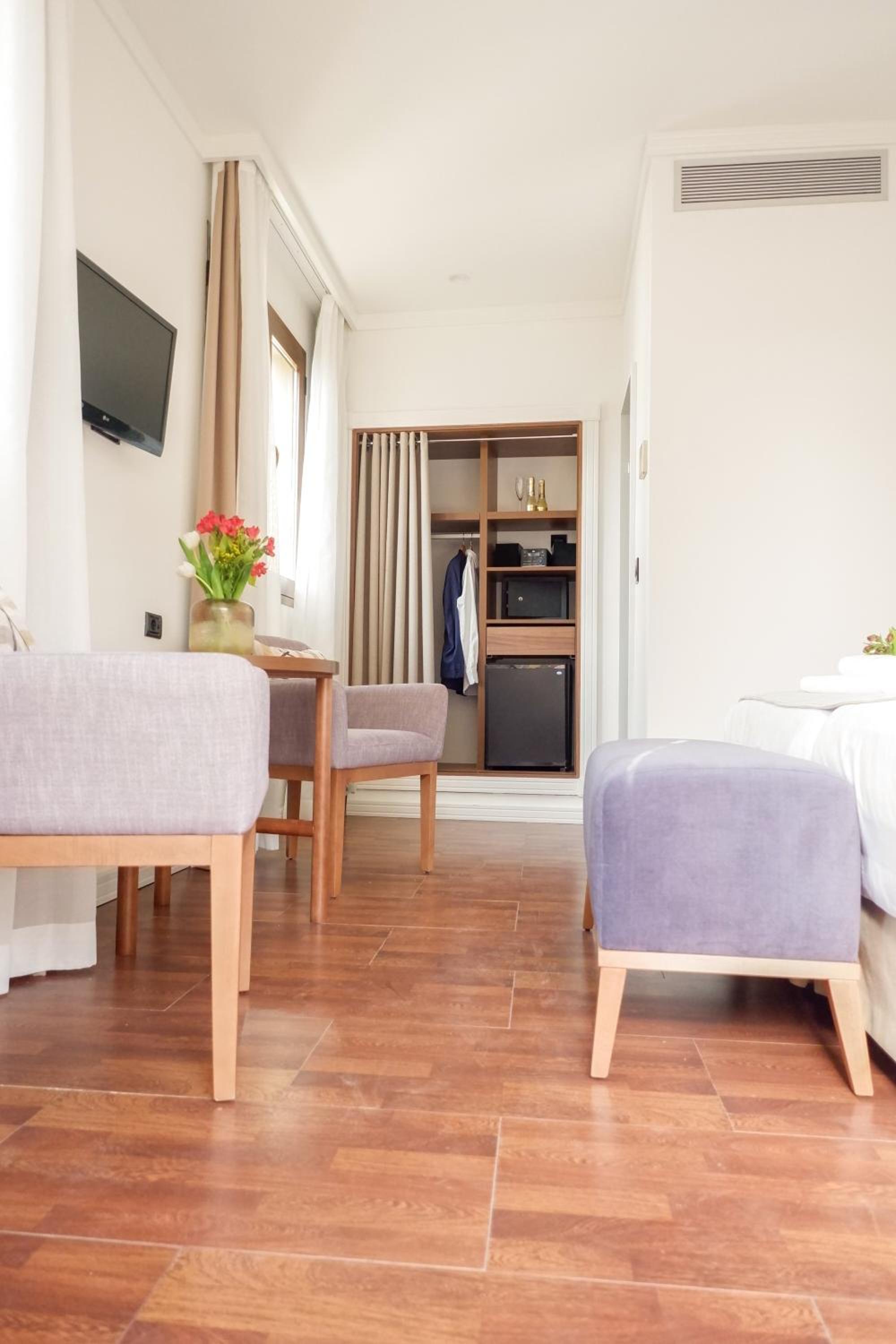 Superior Double or Twin Room - Photo 15