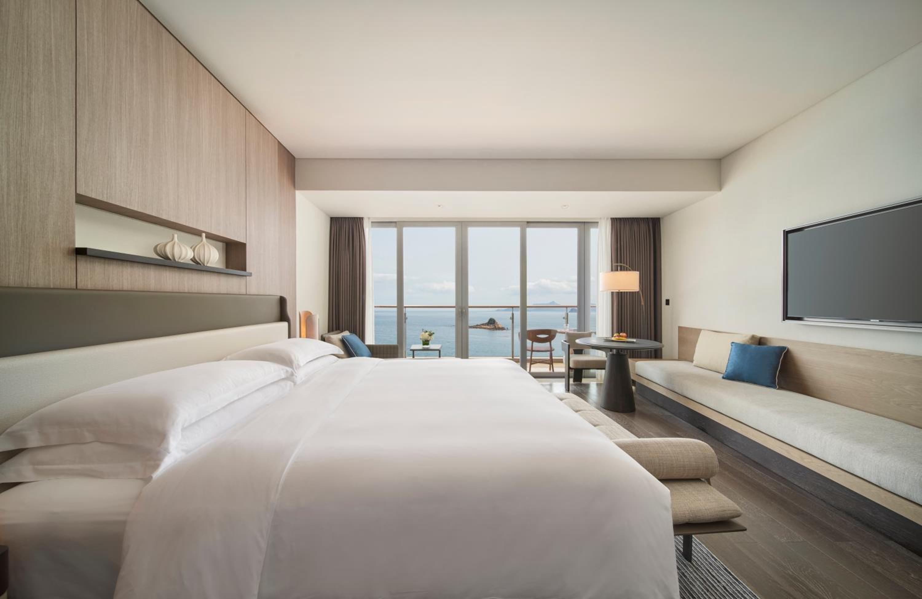 Upgrade Classic Room with Ocean View - Photo 2