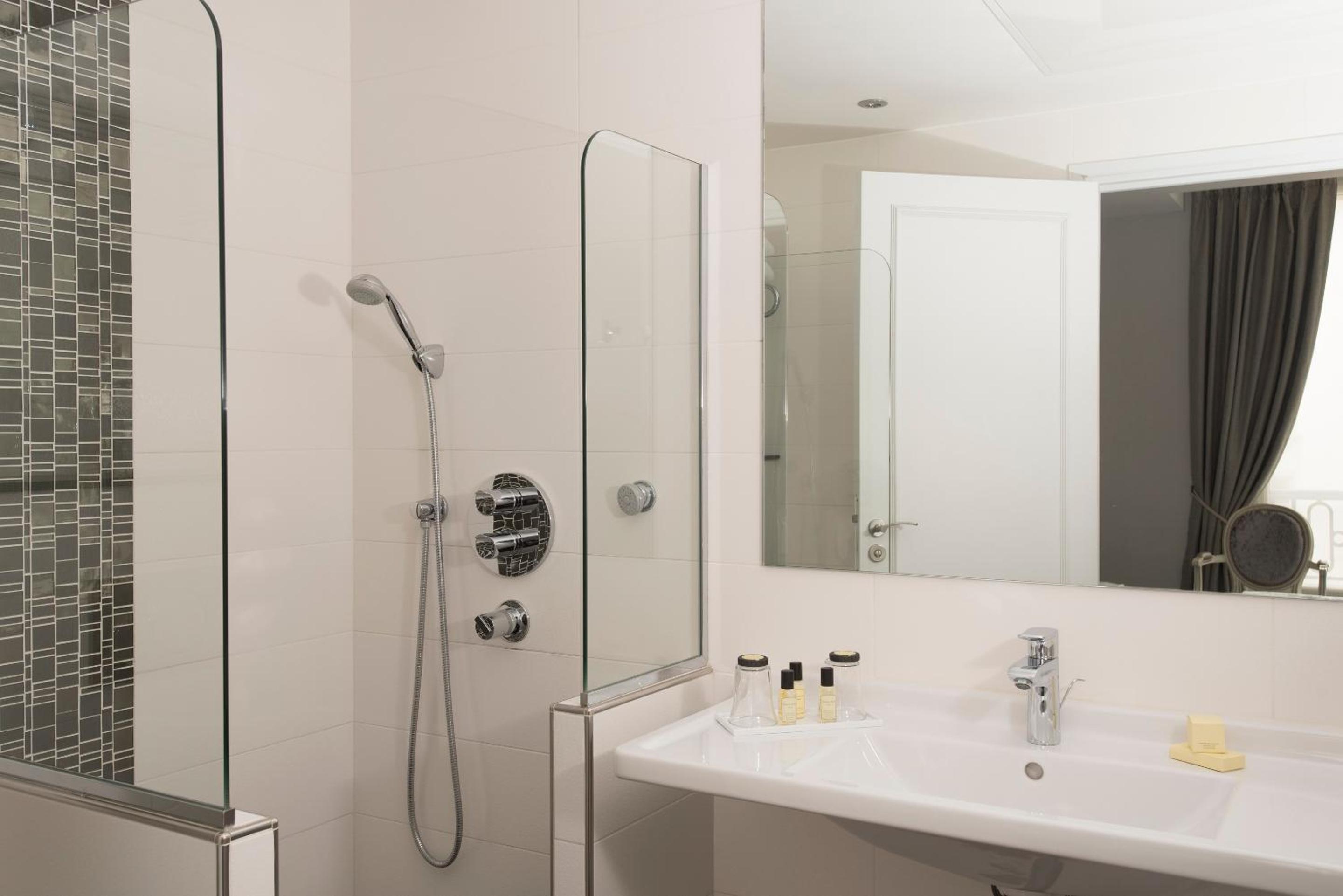 Classic Double Room - Photo 4