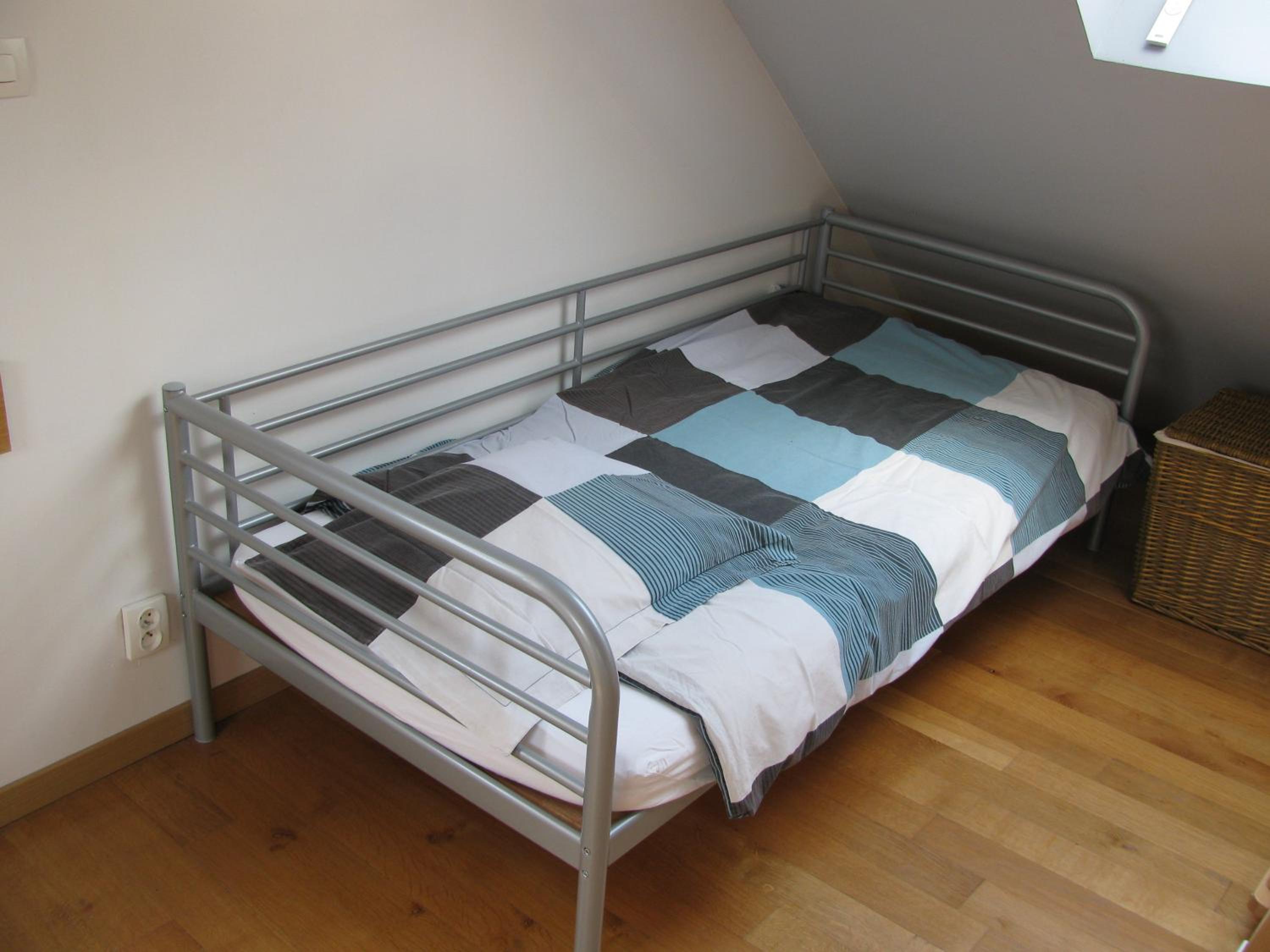 One-Bedroom House - Photo 31