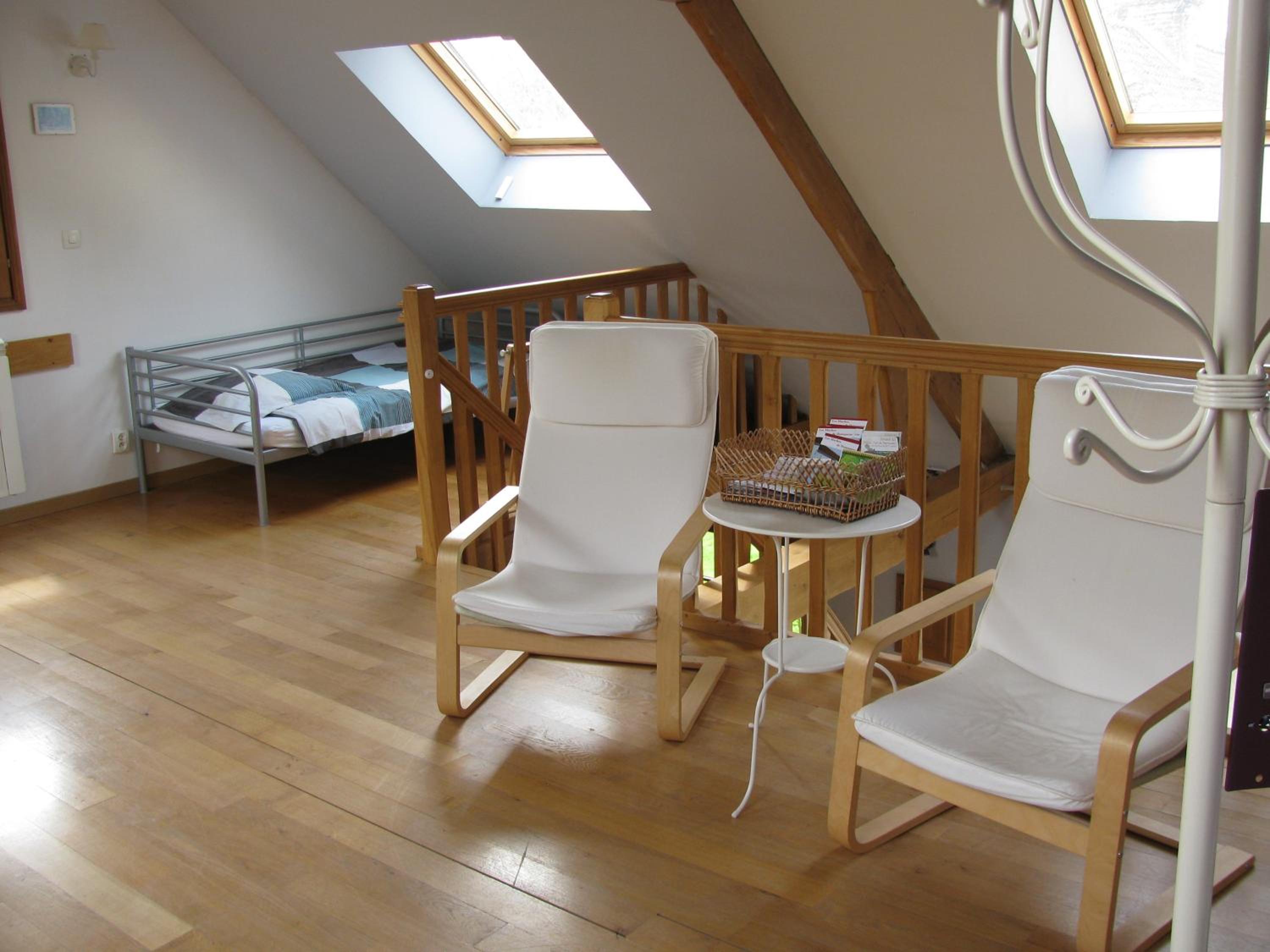 One-Bedroom House - Photo 32