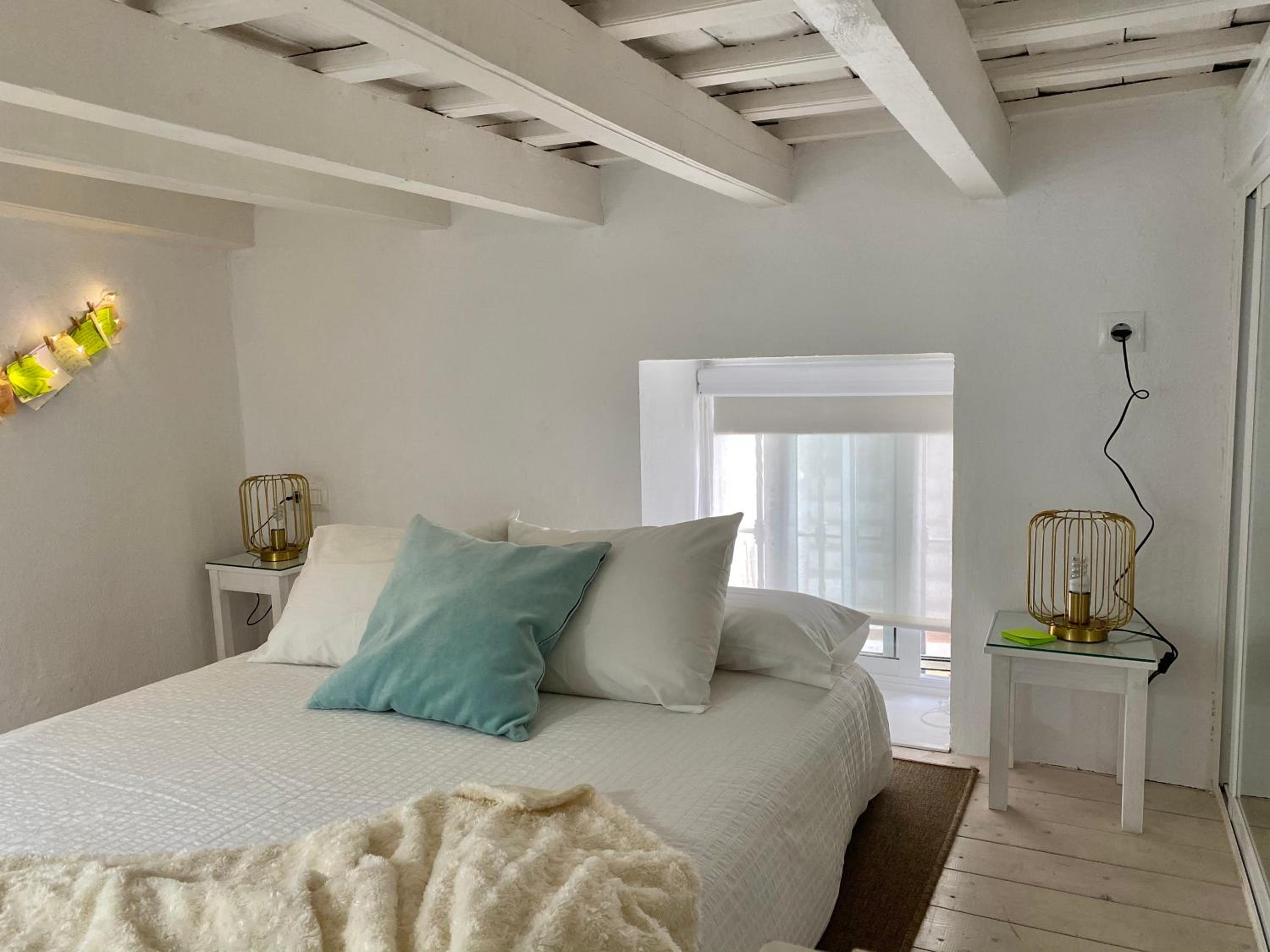 Studio Apartment - Photo 24