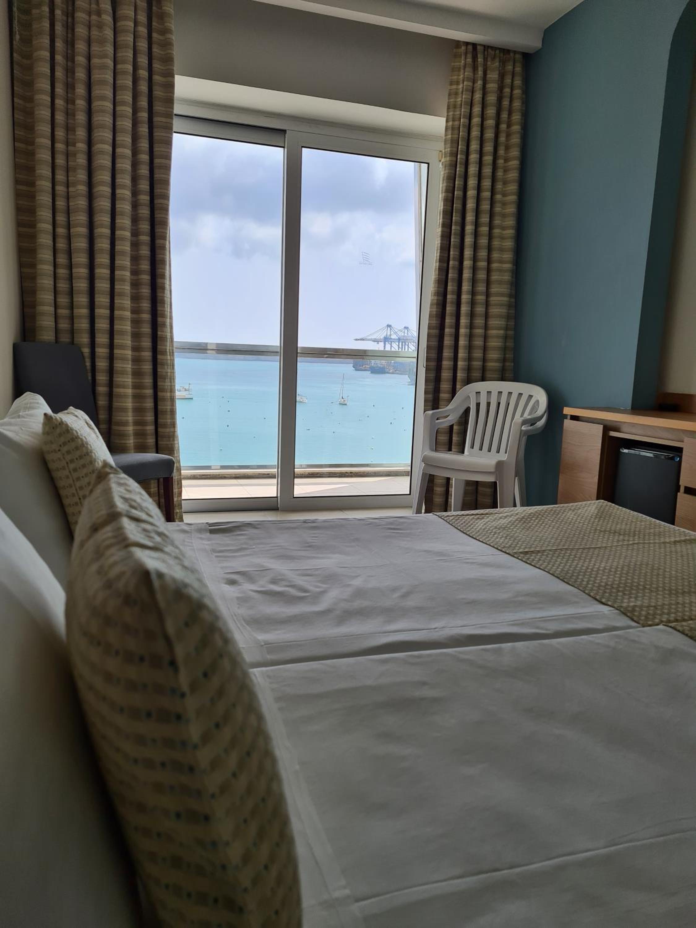 Double or Twin Room with Sea View photo 1