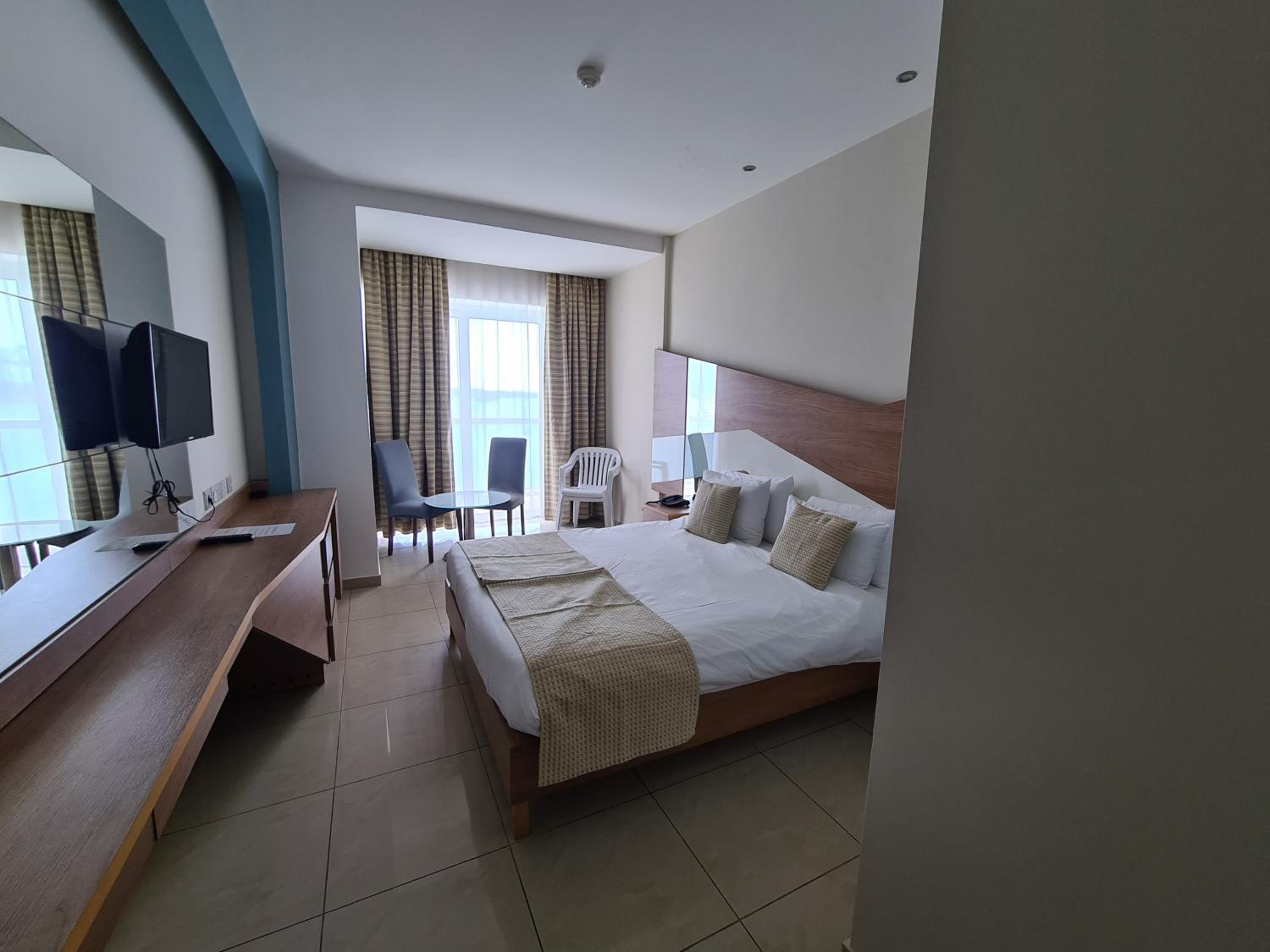 Double or Twin Room with Sea View photo 3