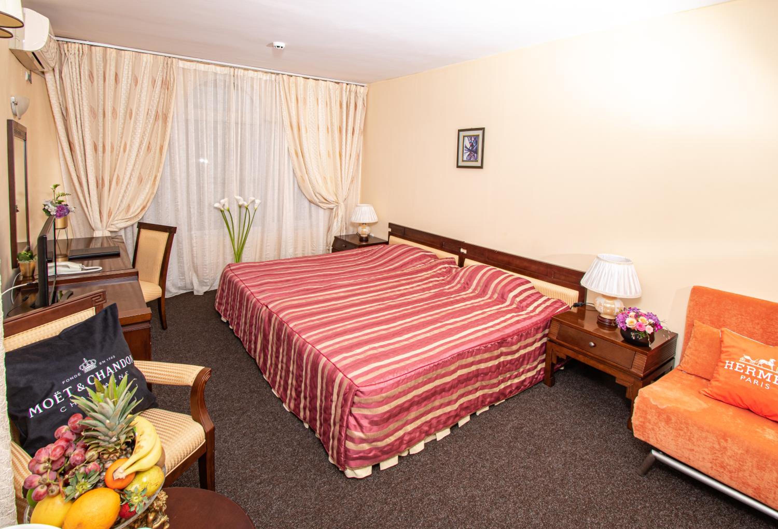 Double Room with Extra Bed - Sea View (3 Adults)  - Photo 2
