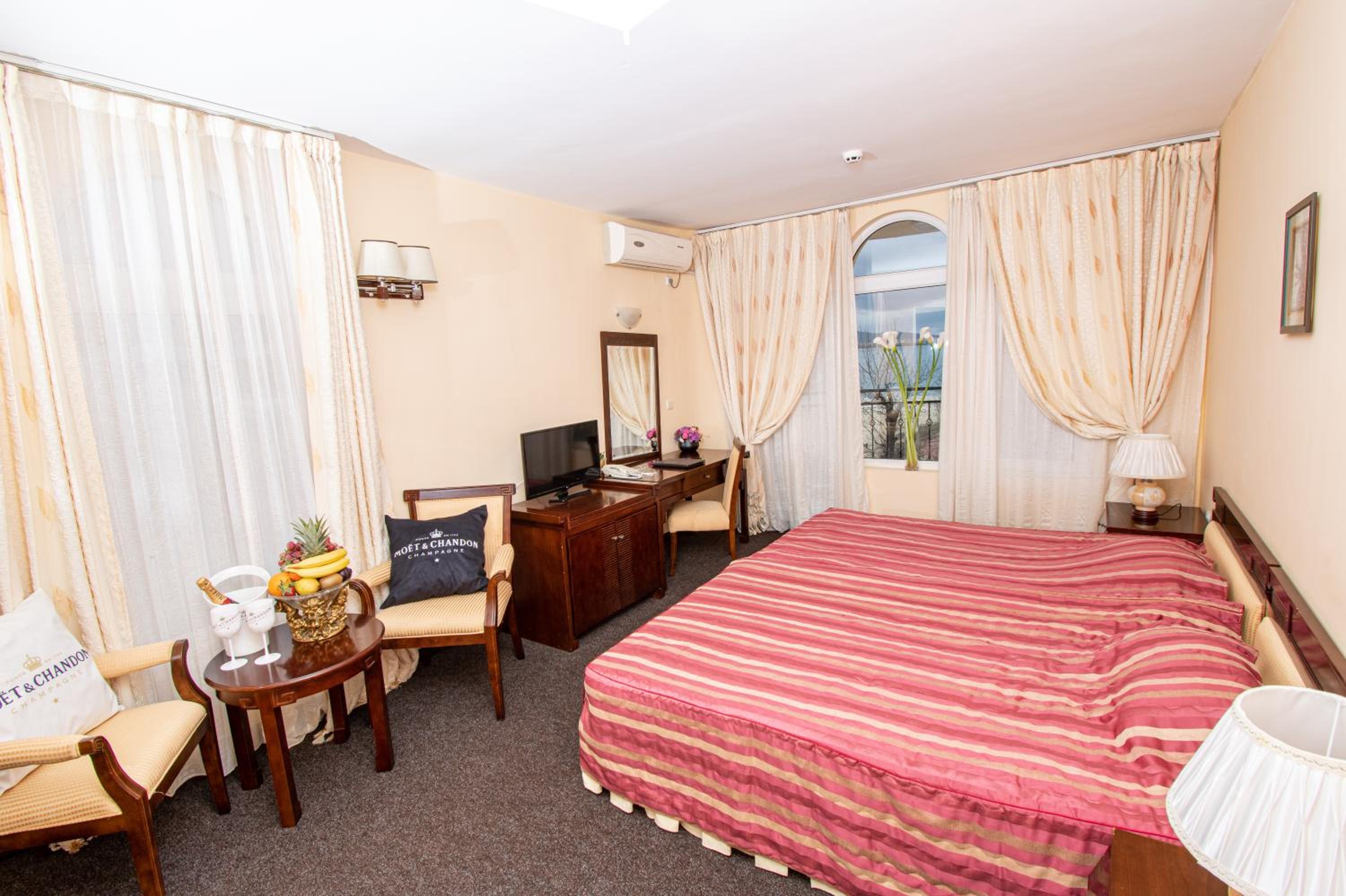 Standard Double Room with Sea View (2 Adults)