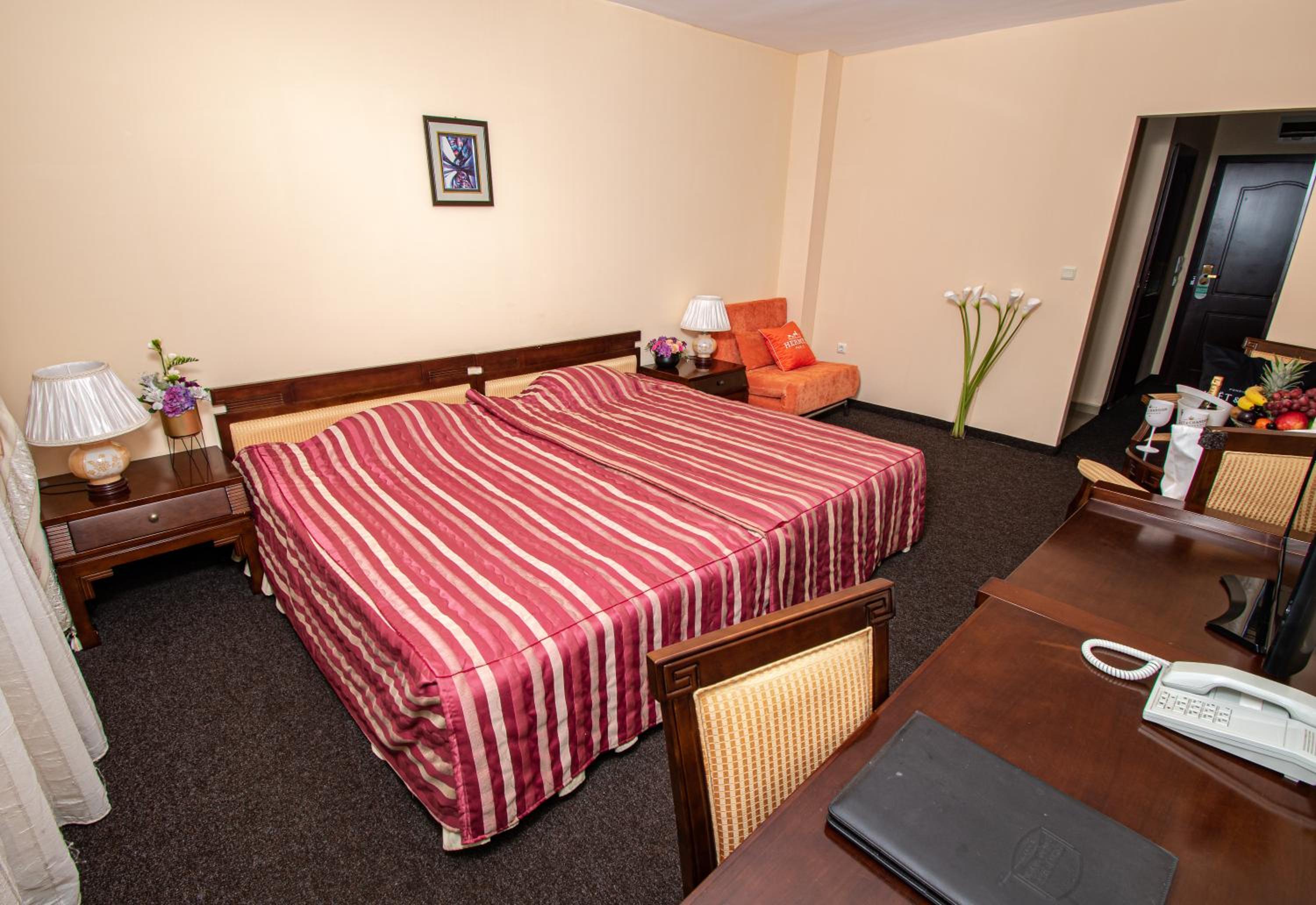 Double Room with Extra Bed - Sea View (3 Adults)  - Photo 8
