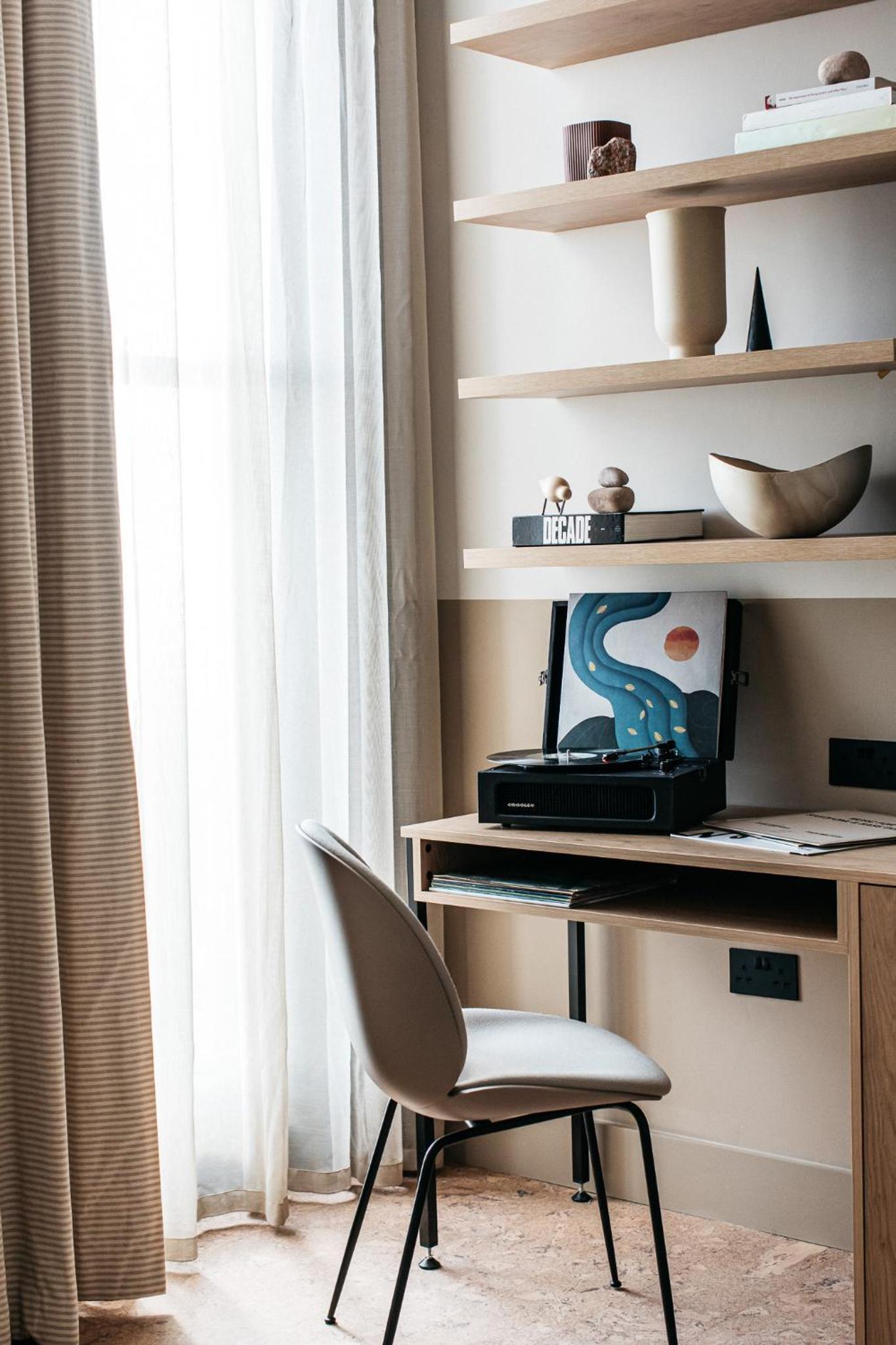Studio Apartment - Photo 3