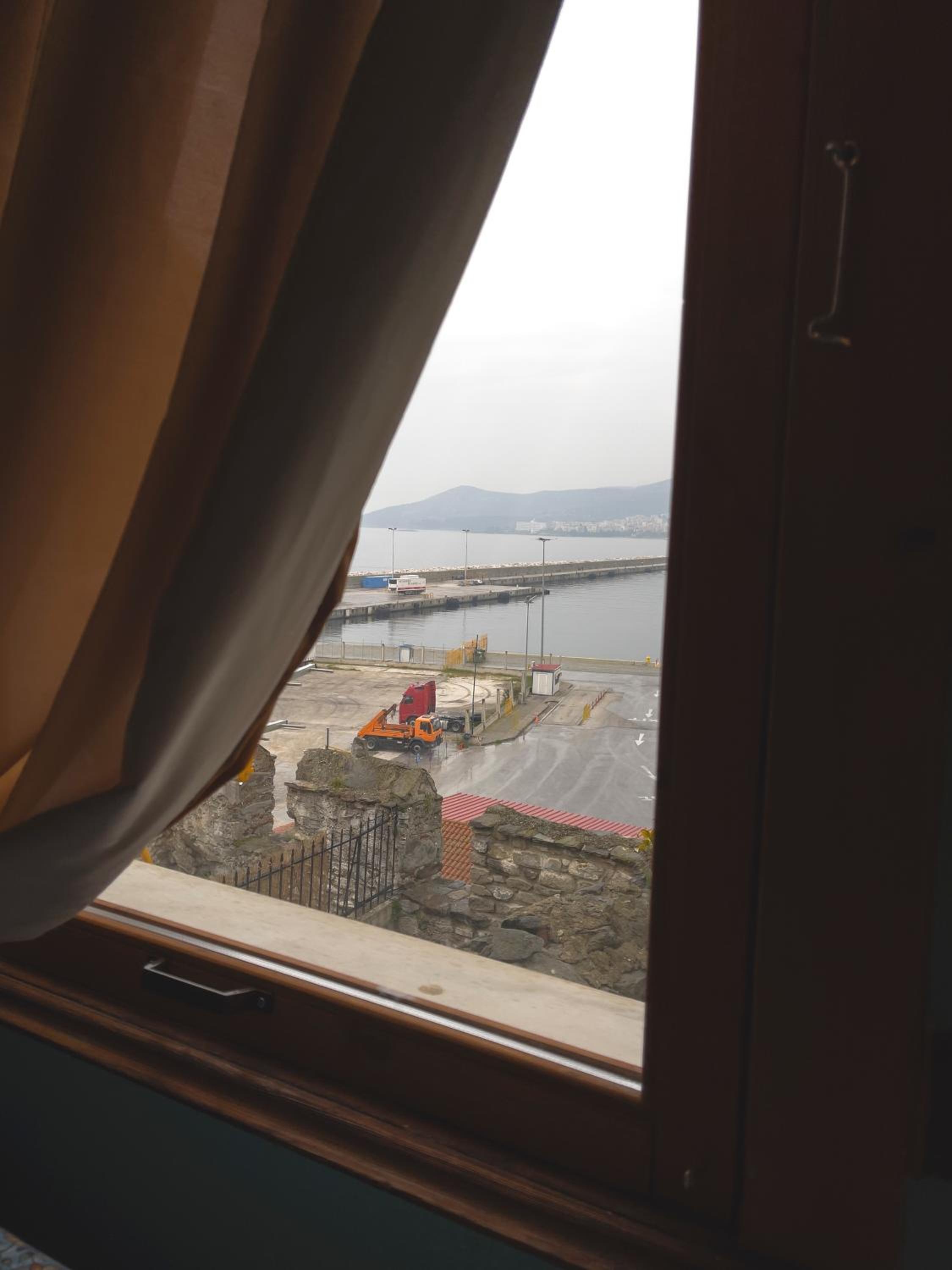 Apartment with Sea View - Photo 11