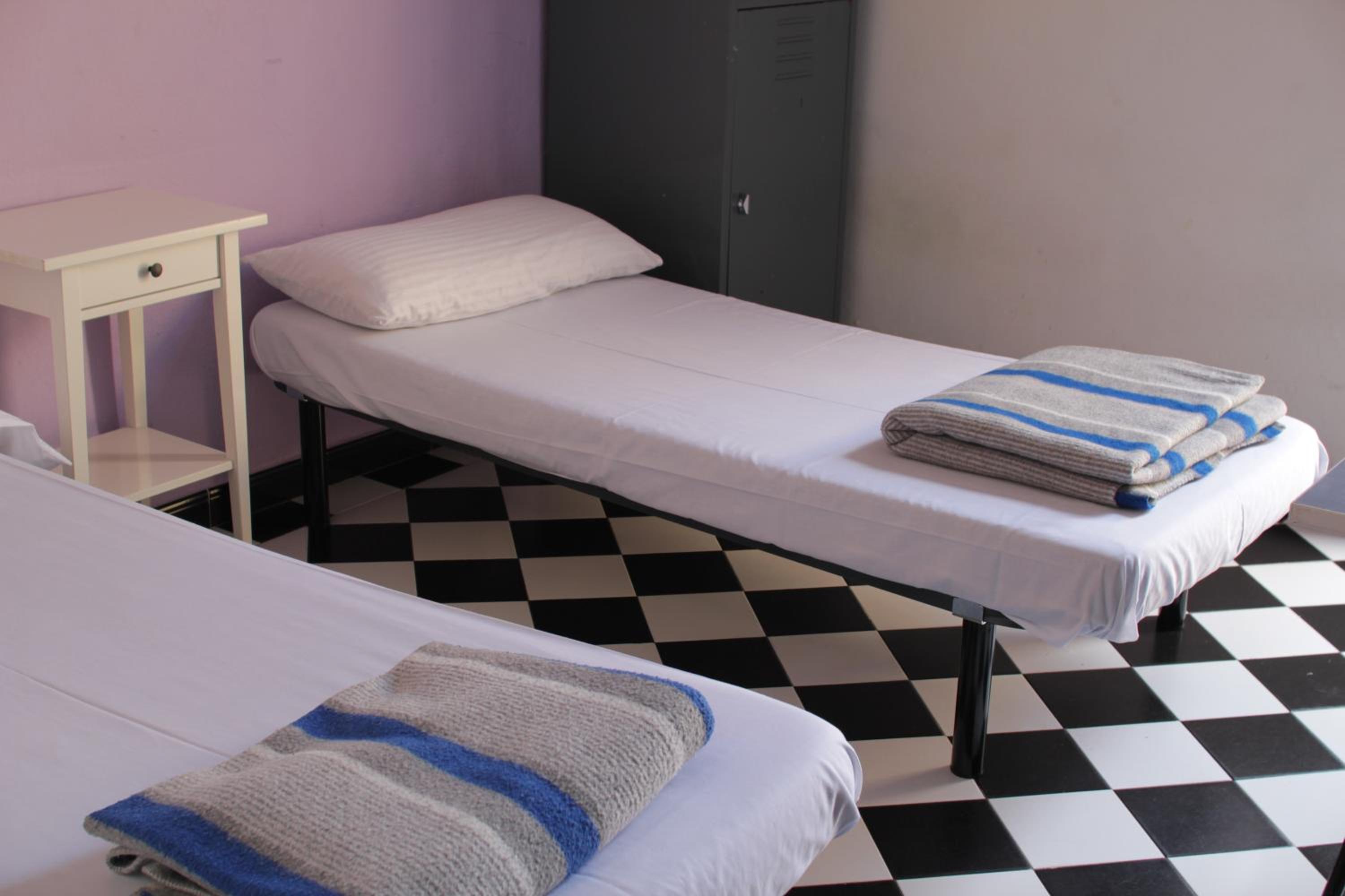 Habitación Doble con Baño Compartido