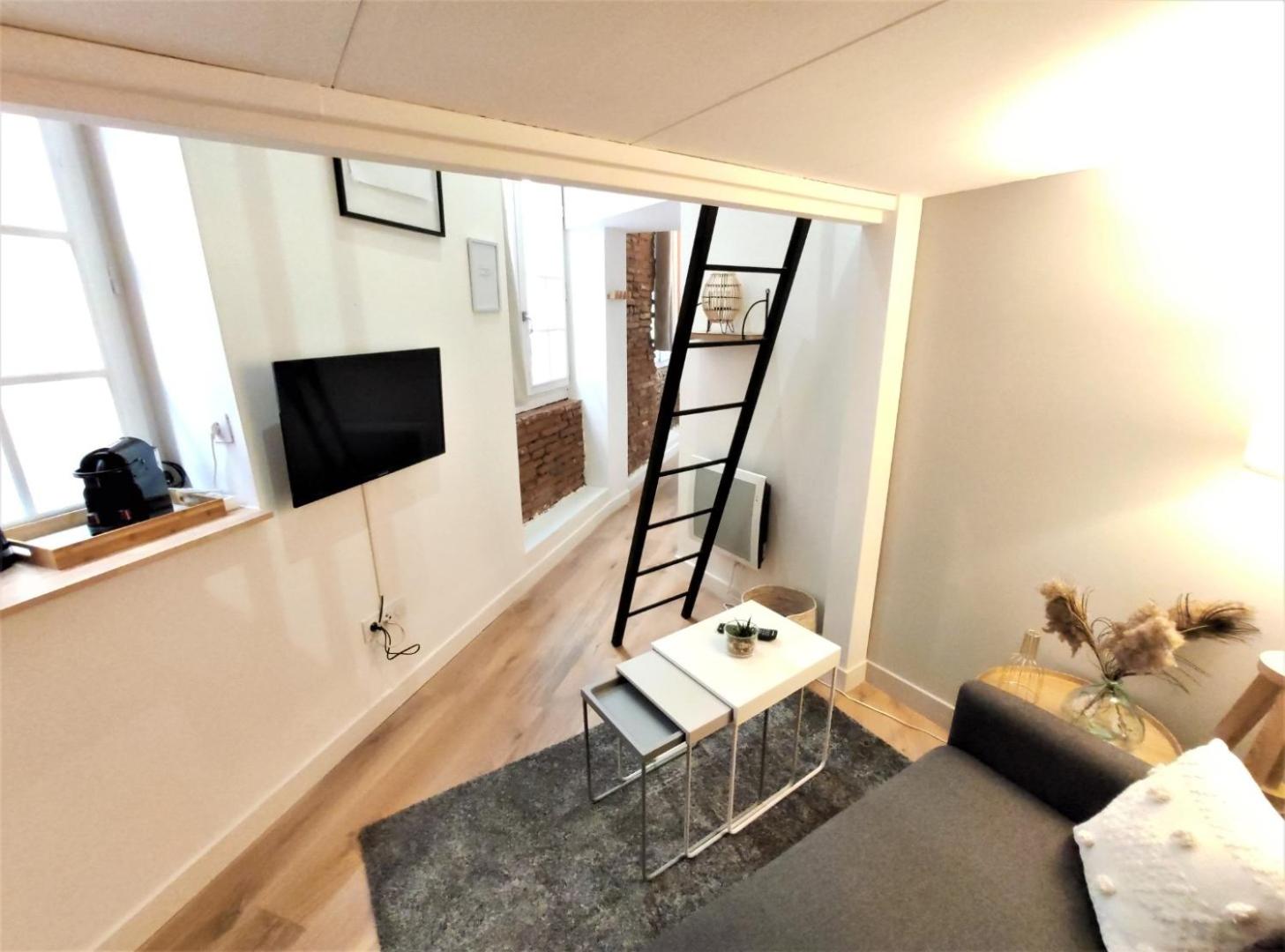 Standard Studio - Photo 16
