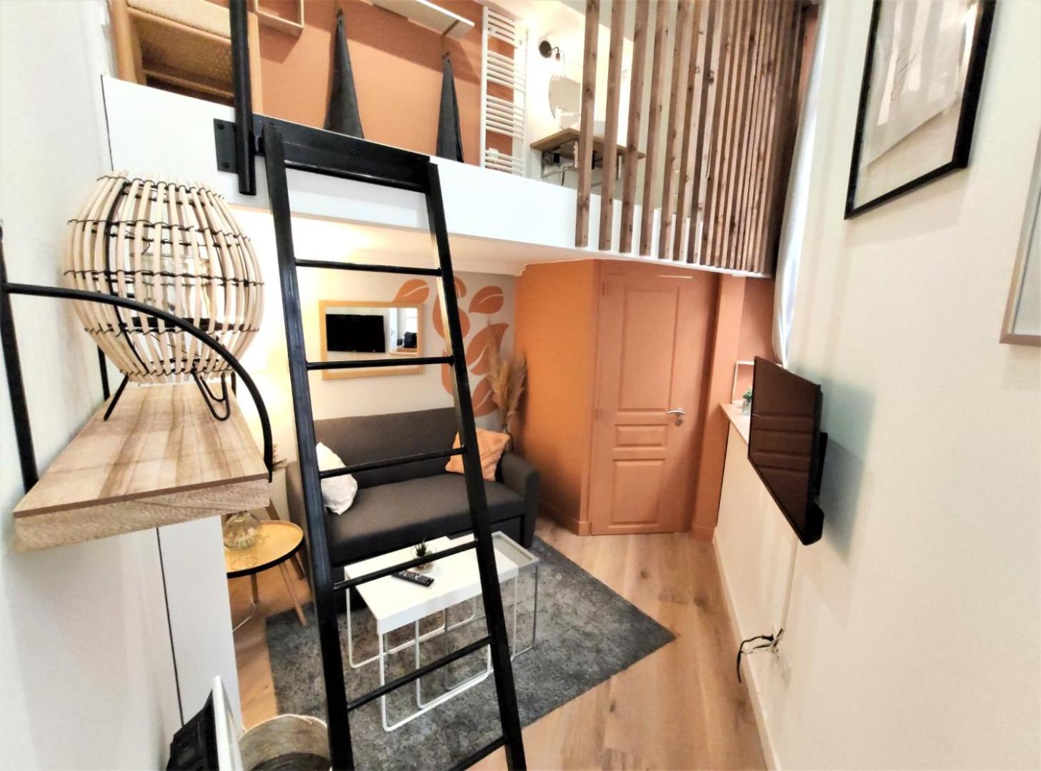 Standard Studio - Photo 20