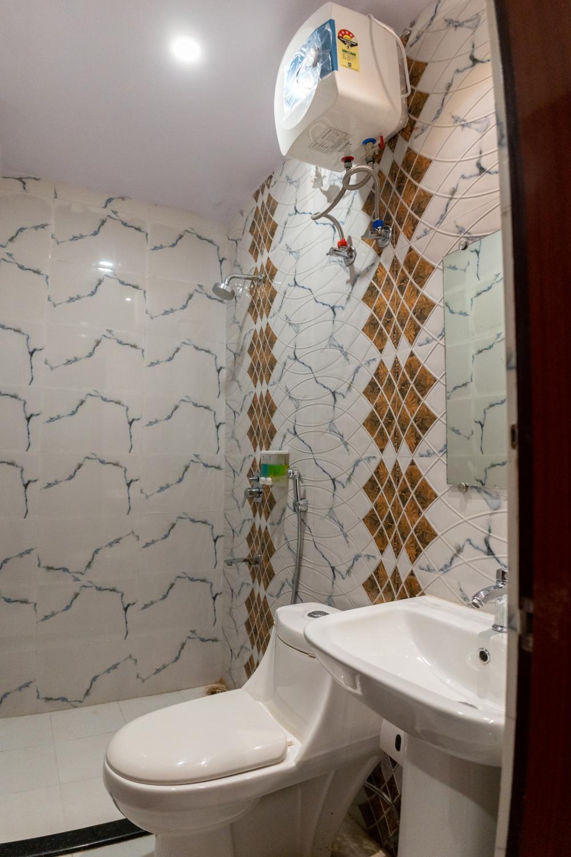Standard Double Room - Photo 2
