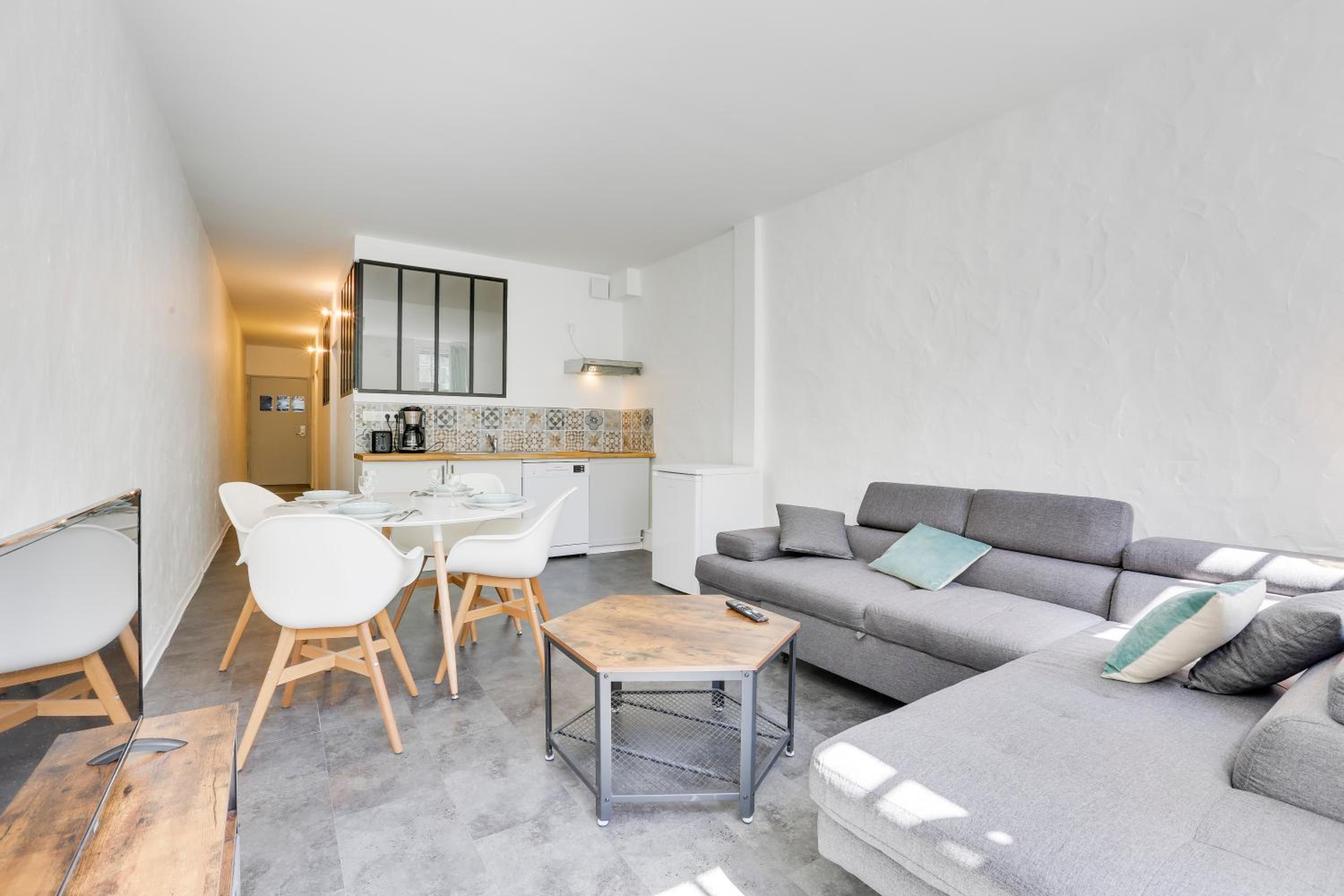Two-Bedroom Apartment - Photo 8