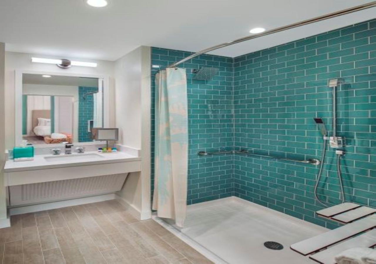 Premium One King Accessible Partial Ocean View - Photo 2
