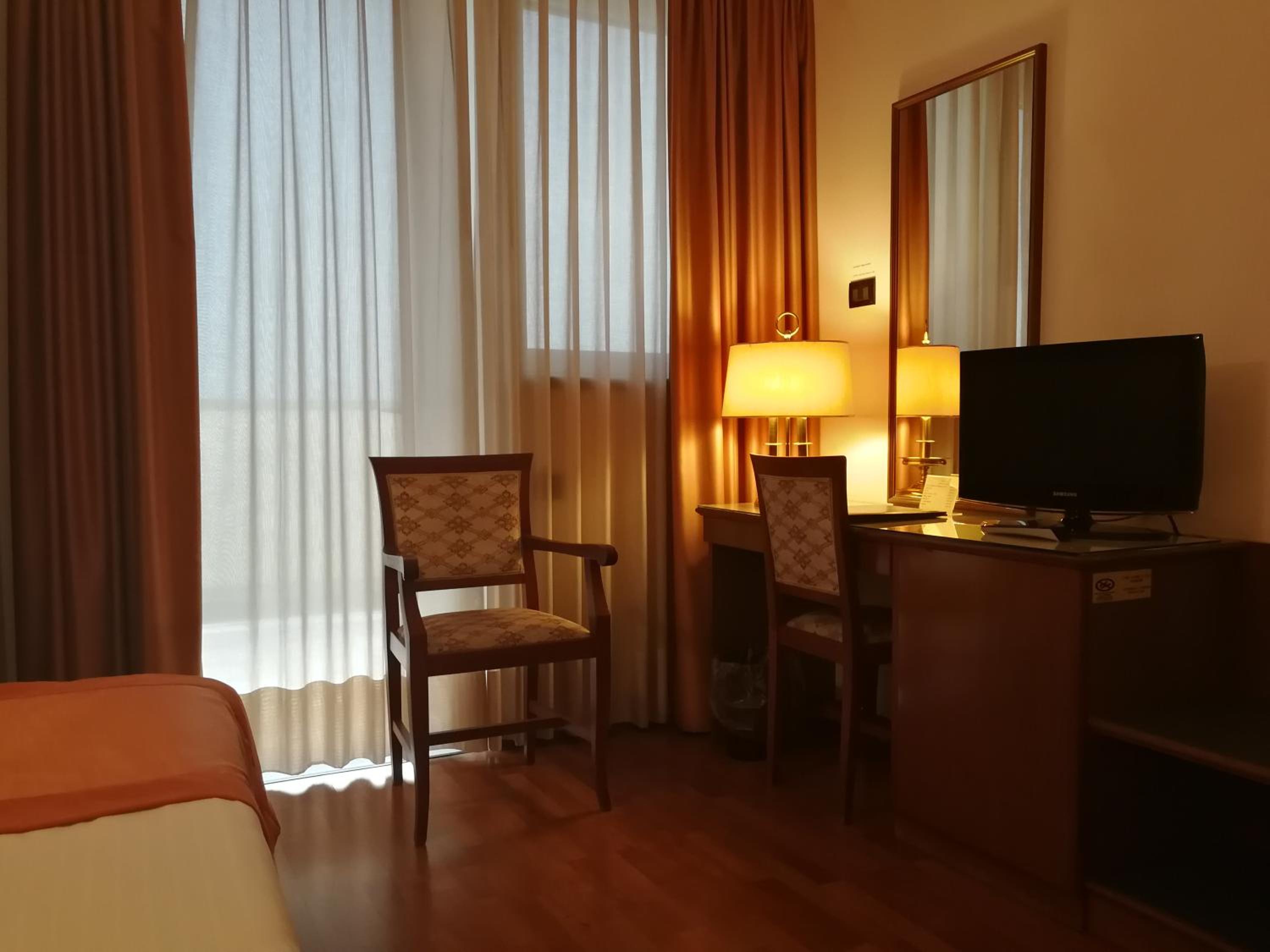 Connecting Rooms