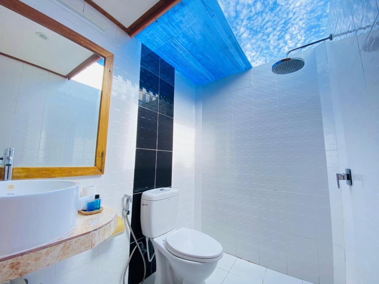Deluxe Double Room (1 adult + 1 child) photo 2