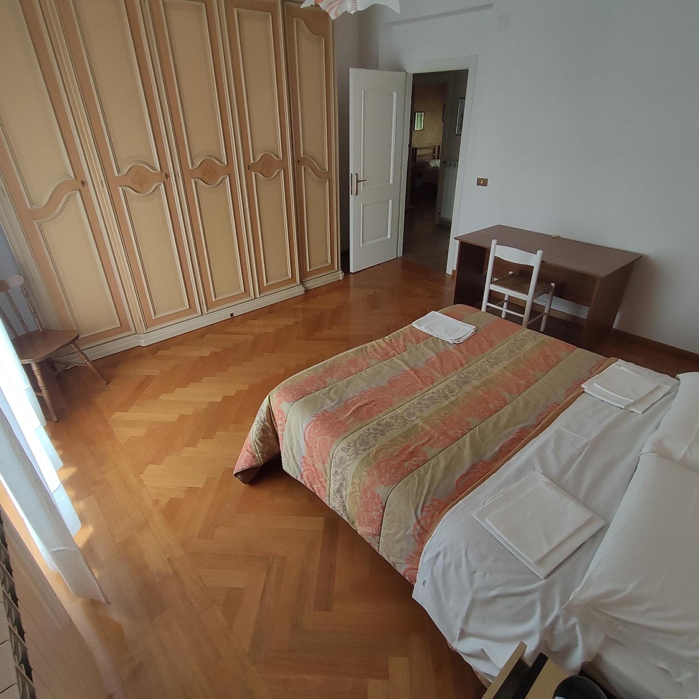 Apartment photo 2