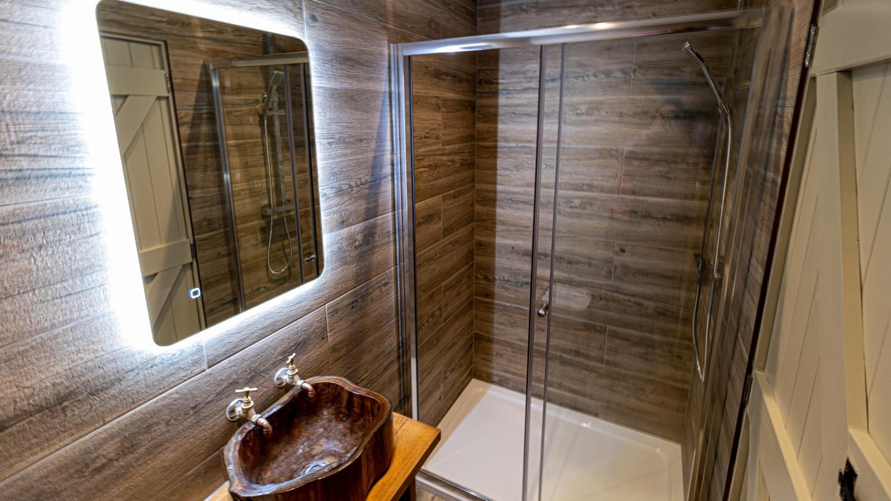 The Tree House - (Two Bedroom Apartment) - Photo 5