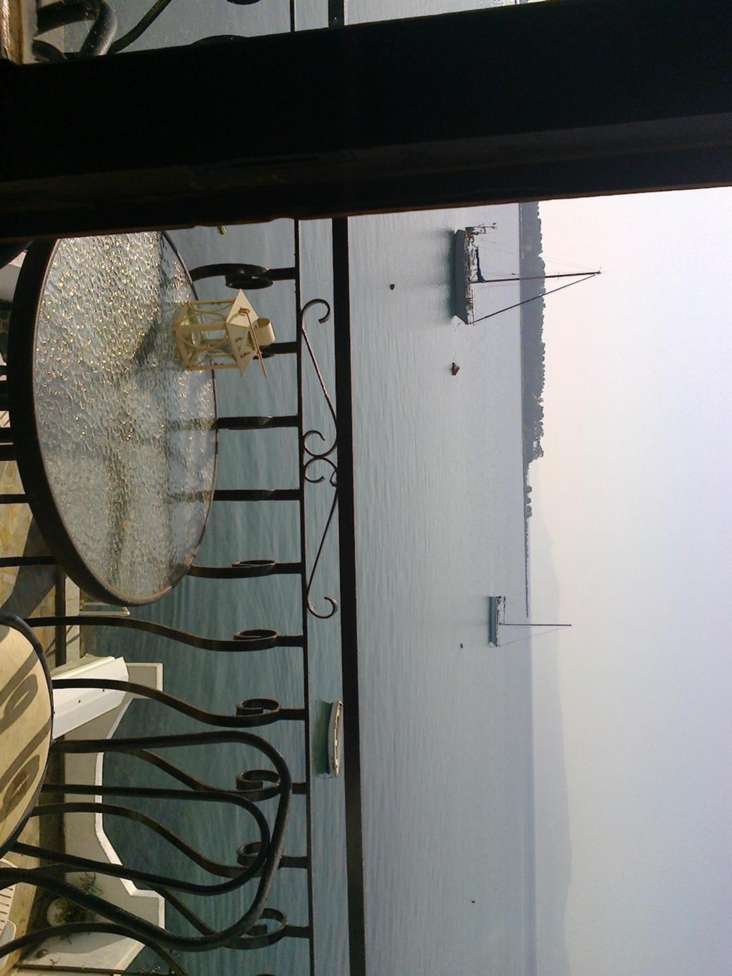 Two-Bedroom Apartment with Sea View (5 Adults) - Photo 17