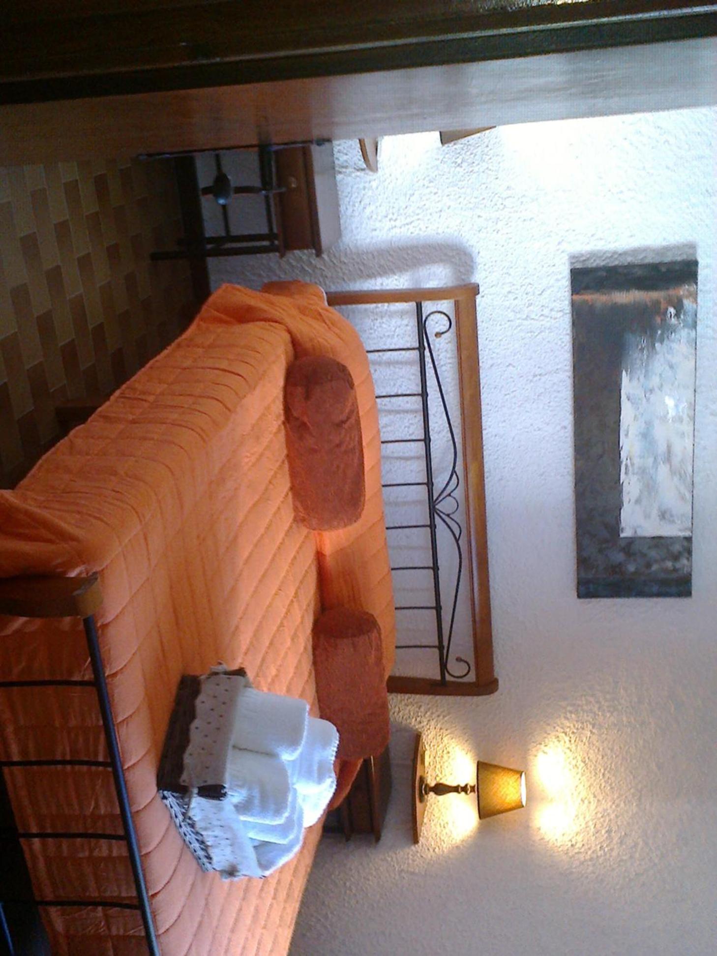 Two-Bedroom Apartment with Sea View (5 Adults) - Photo 24