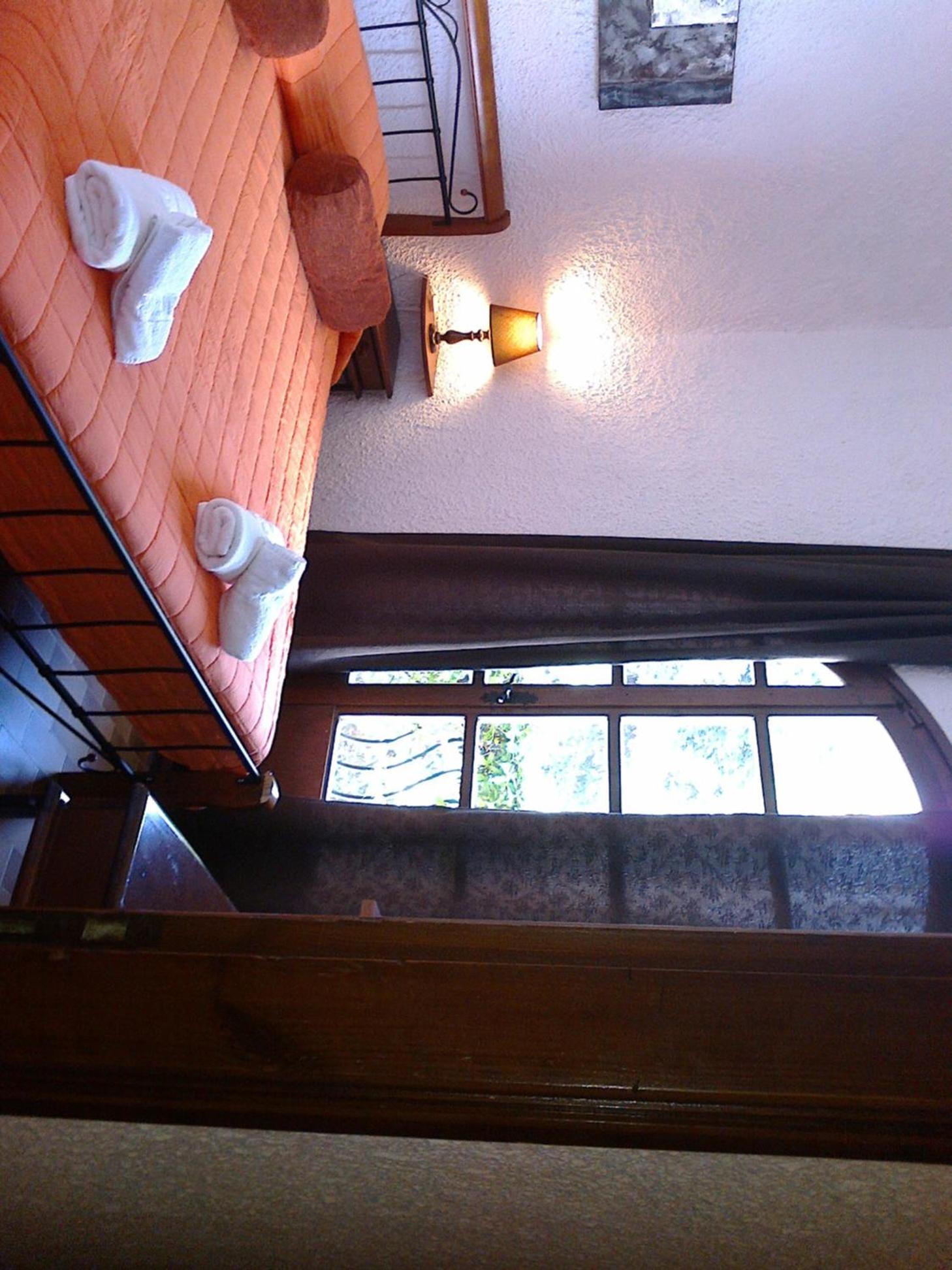 Two-Bedroom Apartment with Sea View (5 Adults) - Photo 22