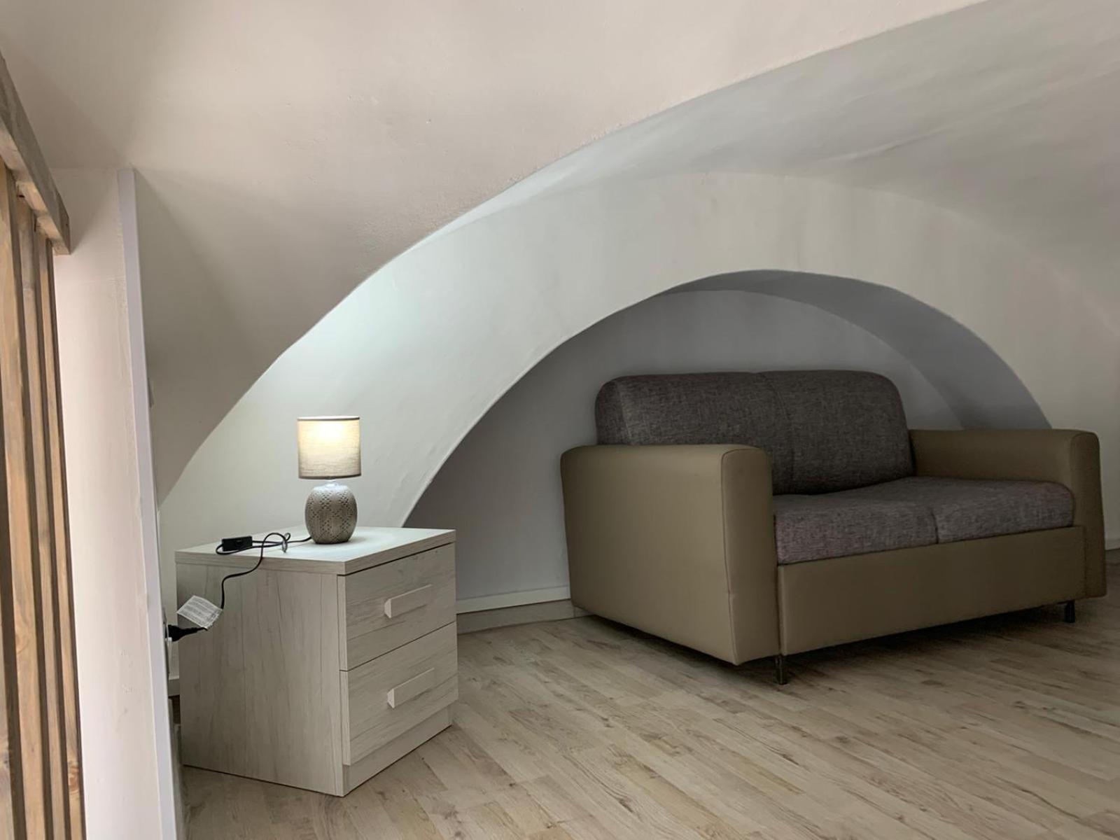 One-Bedroom Apartment - Photo 9