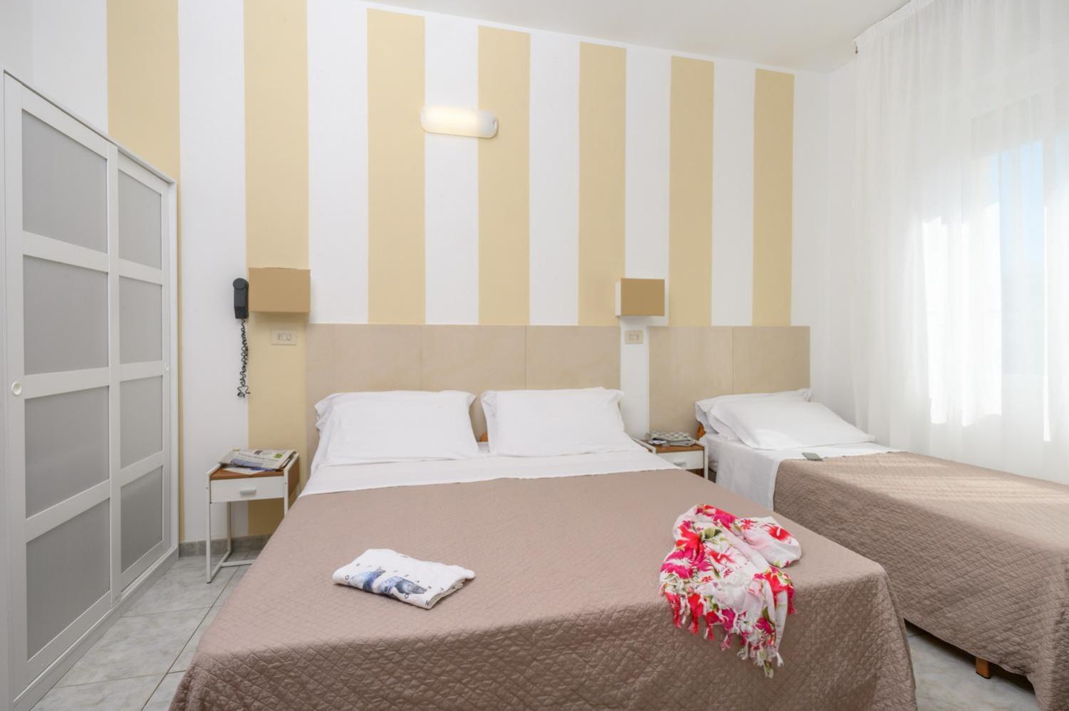 Standard Triple Room photo 2