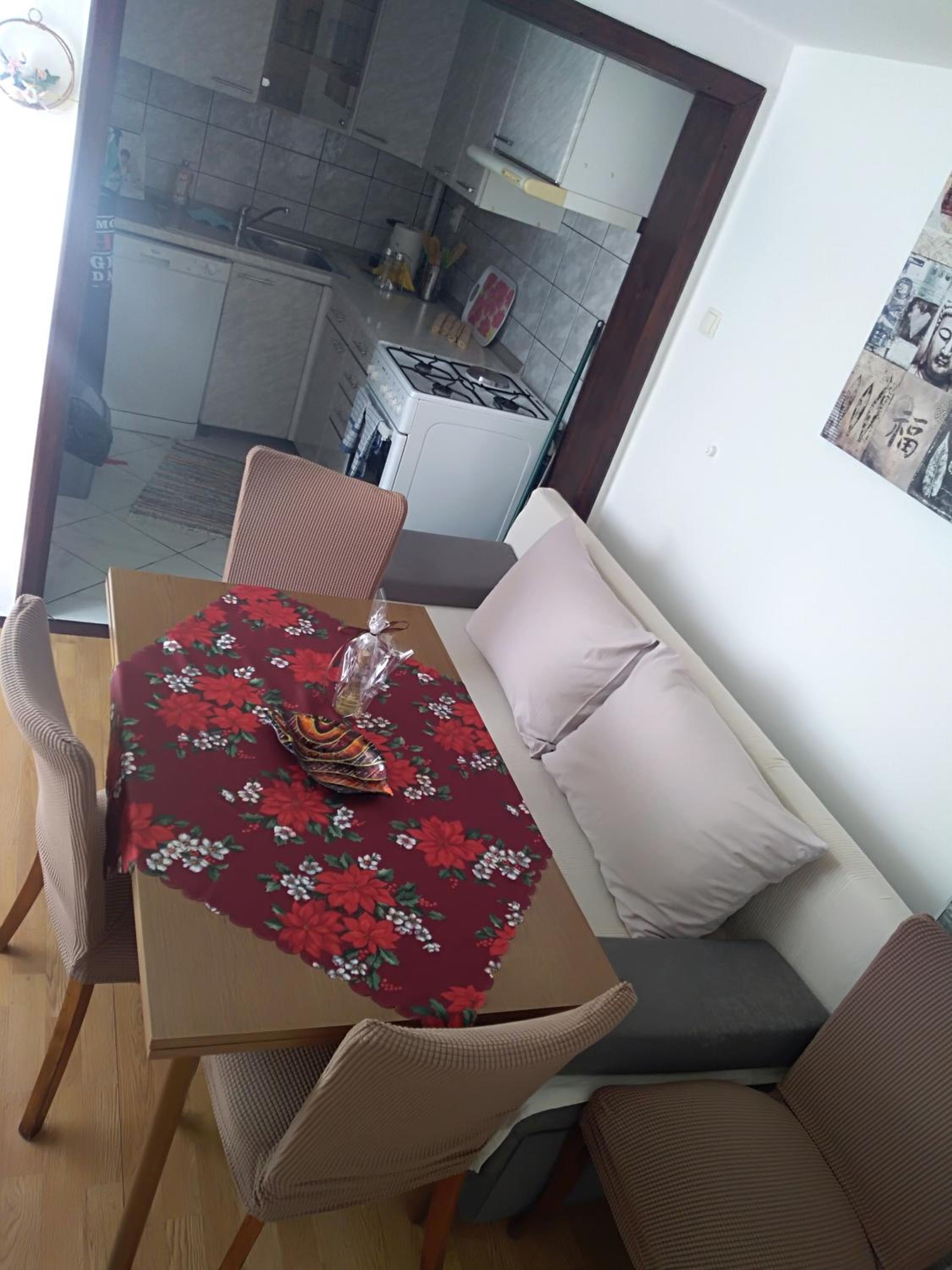 One-Bedroom Apartment - Photo 11