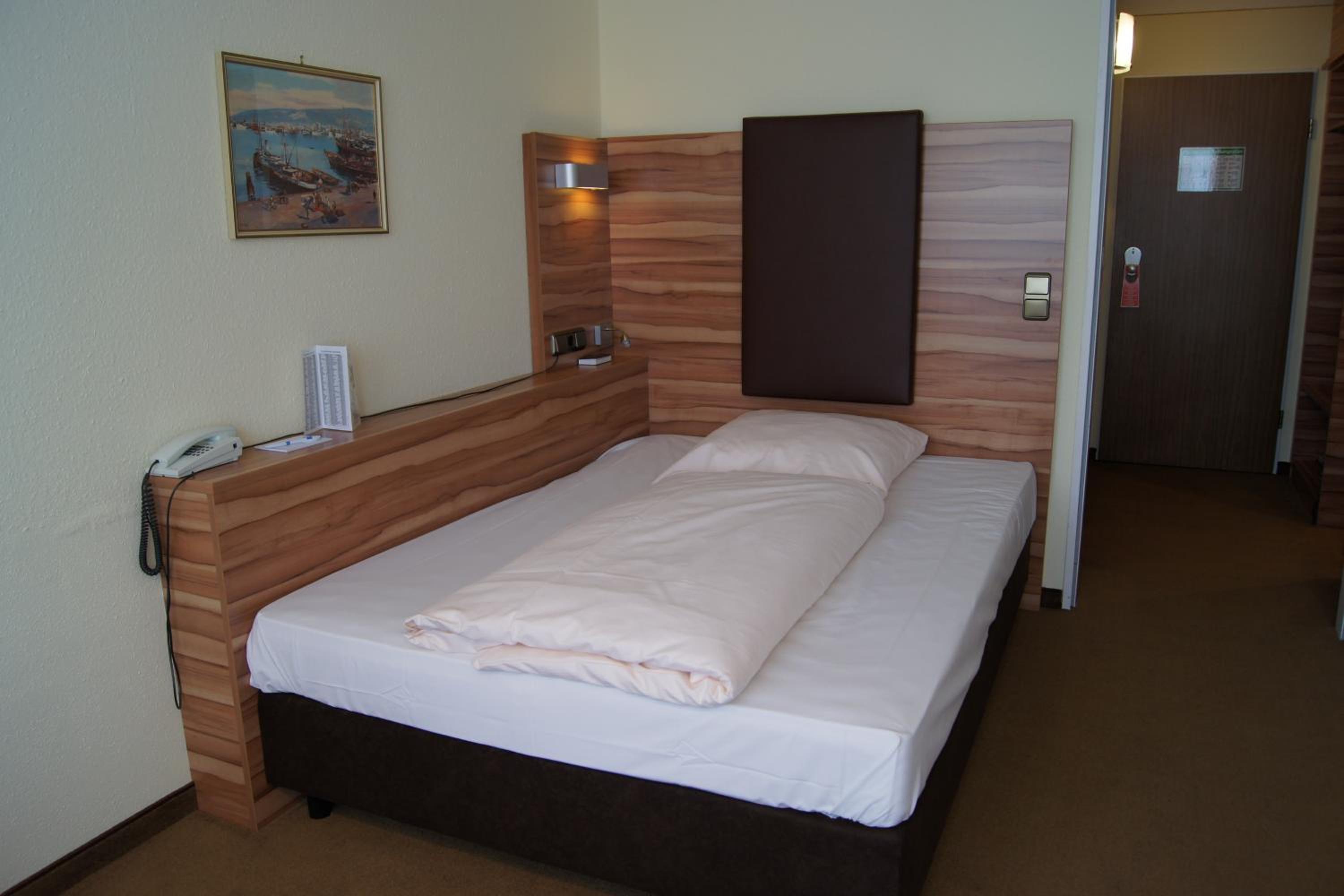 Single Room photo 2