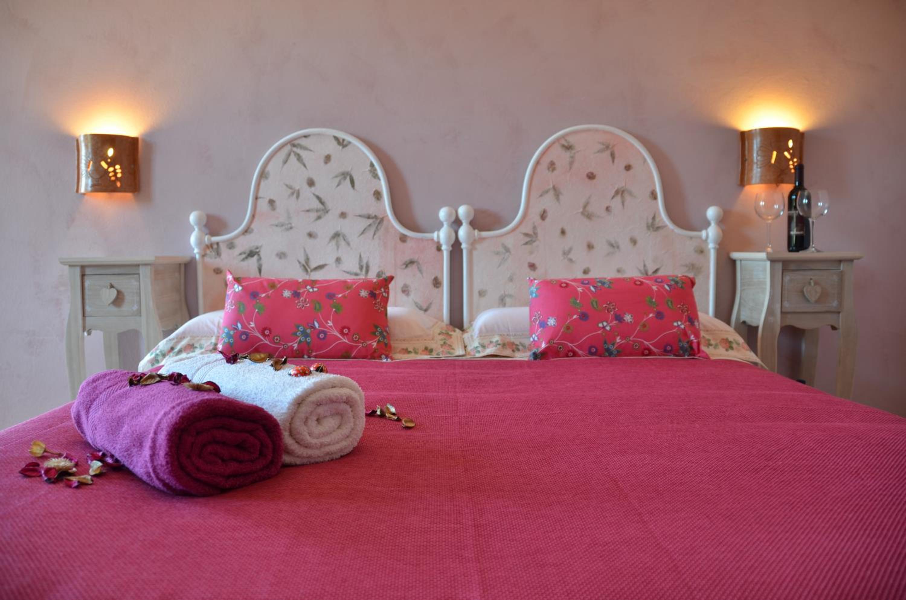 Double Room with Balcony - Photo 4