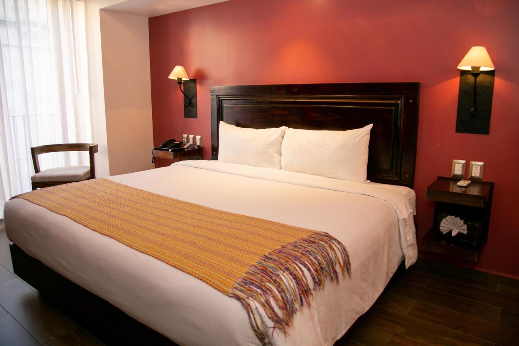 Deluxe Queen Room - Photo 3