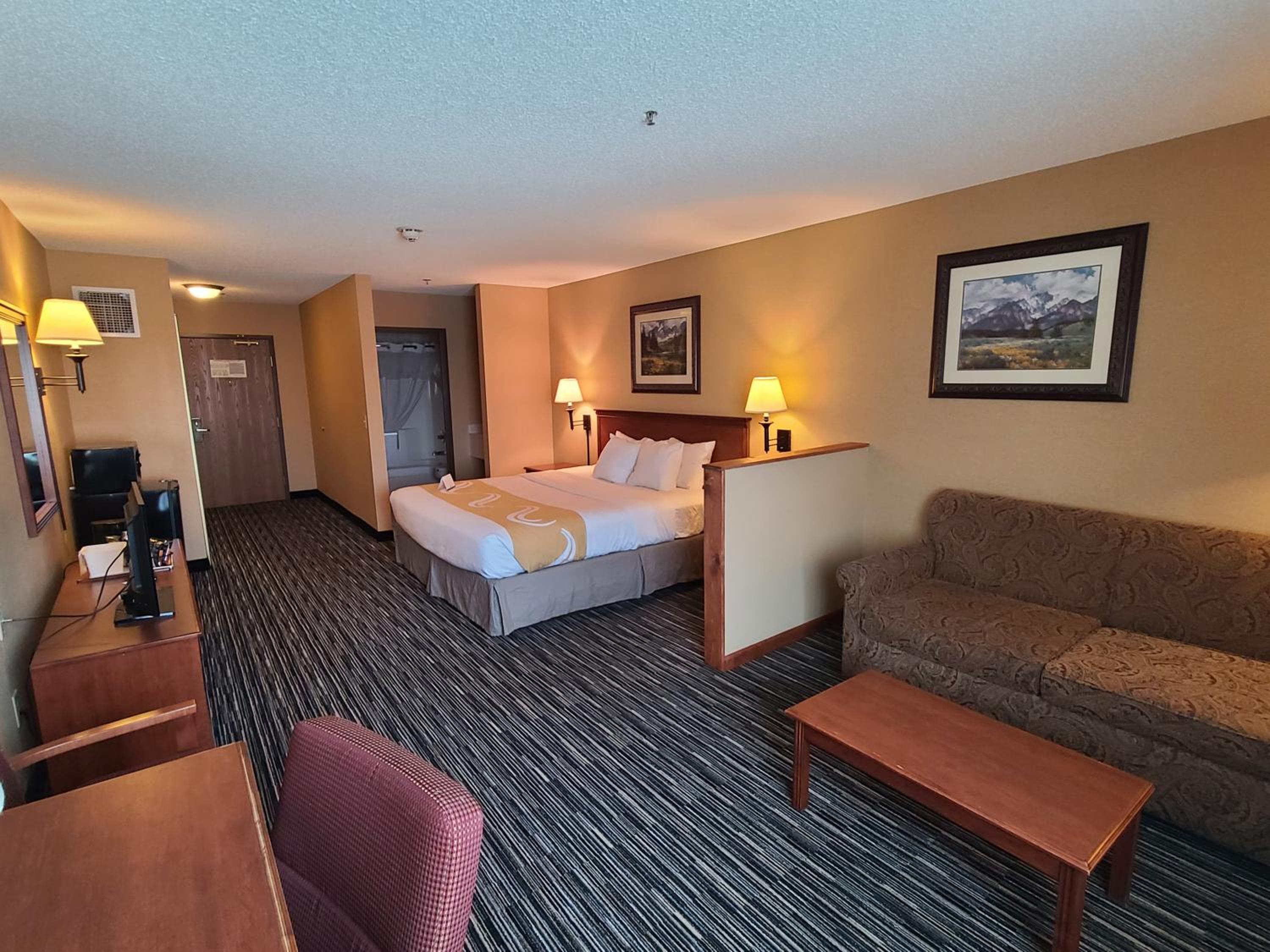 King Suite - Non Smoking - Photo 3