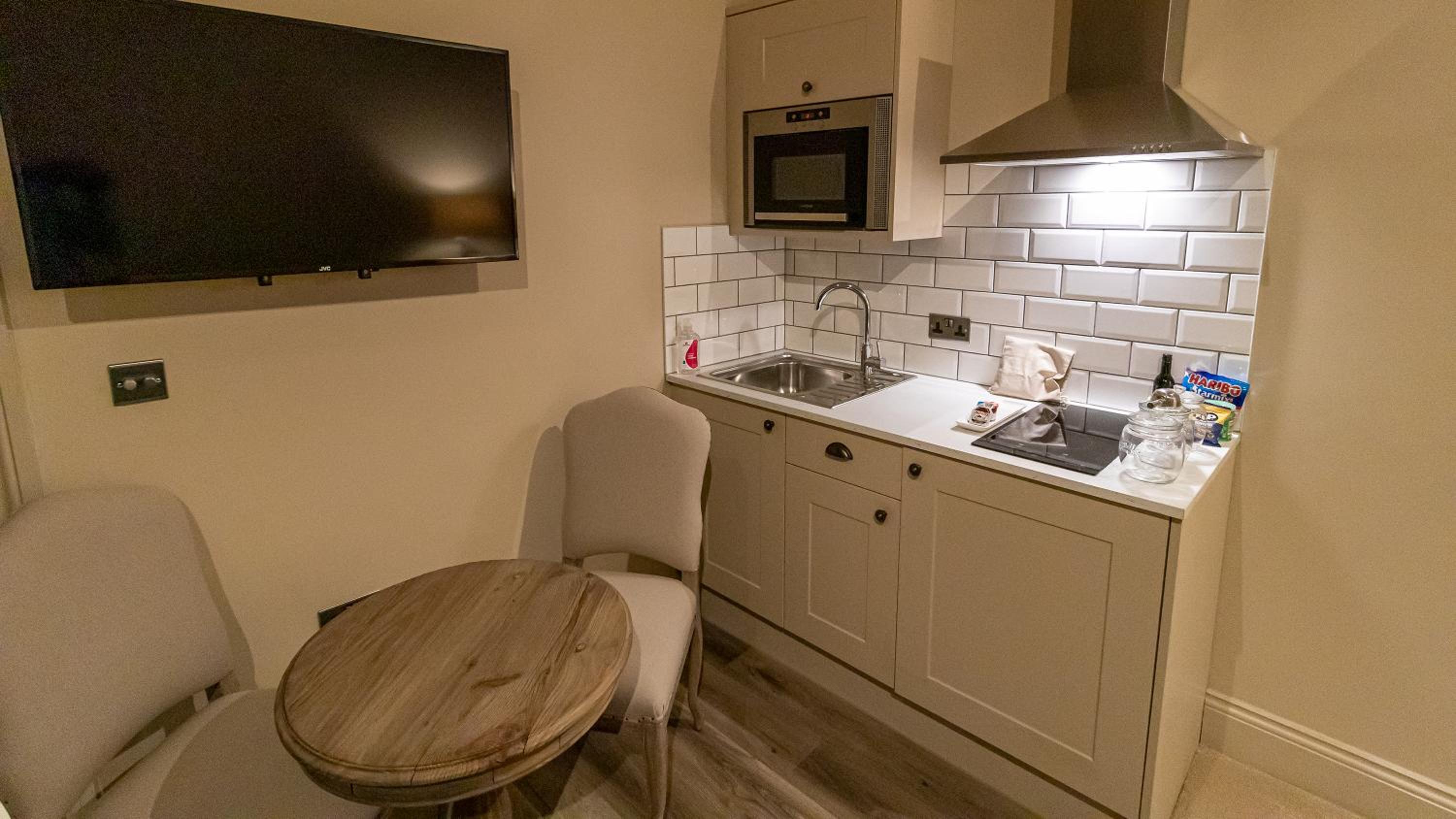 Flamingo - (One Bedroom Apartment) - Photo 12