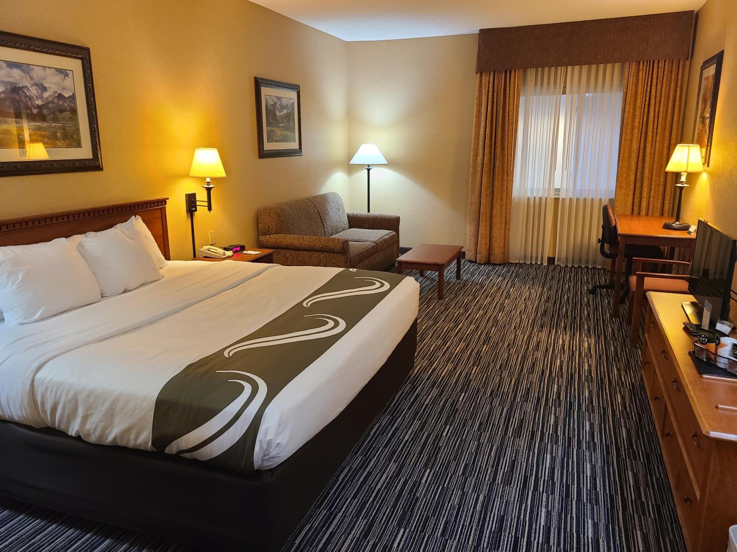 King Room - Accessible/Non Smoking - Photo 5