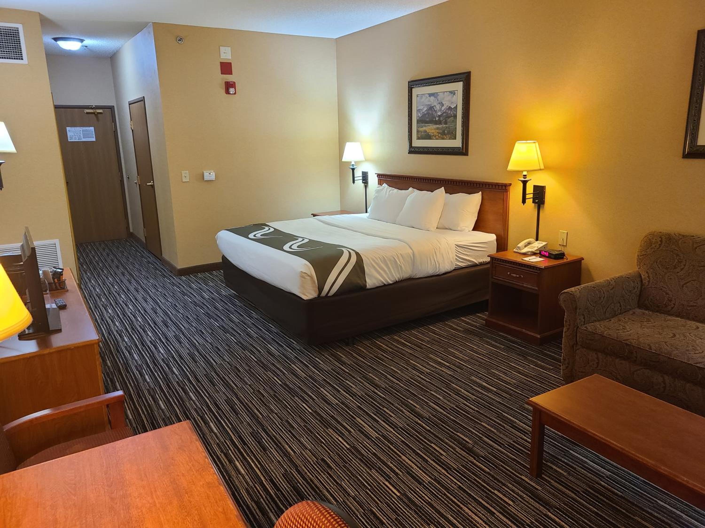 King Room - Accessible/Non Smoking - Photo 3