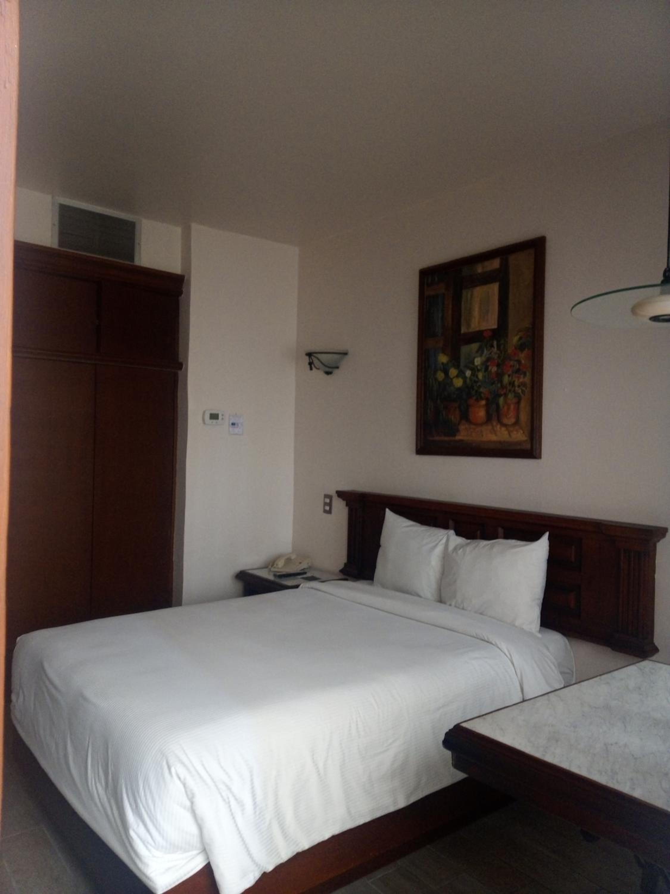 Twin Room - Photo 2