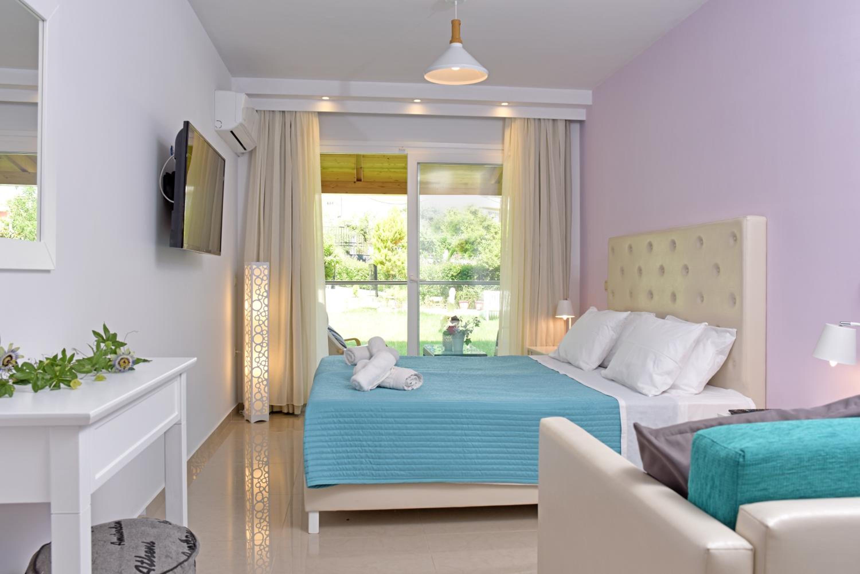 Economy Triple Room