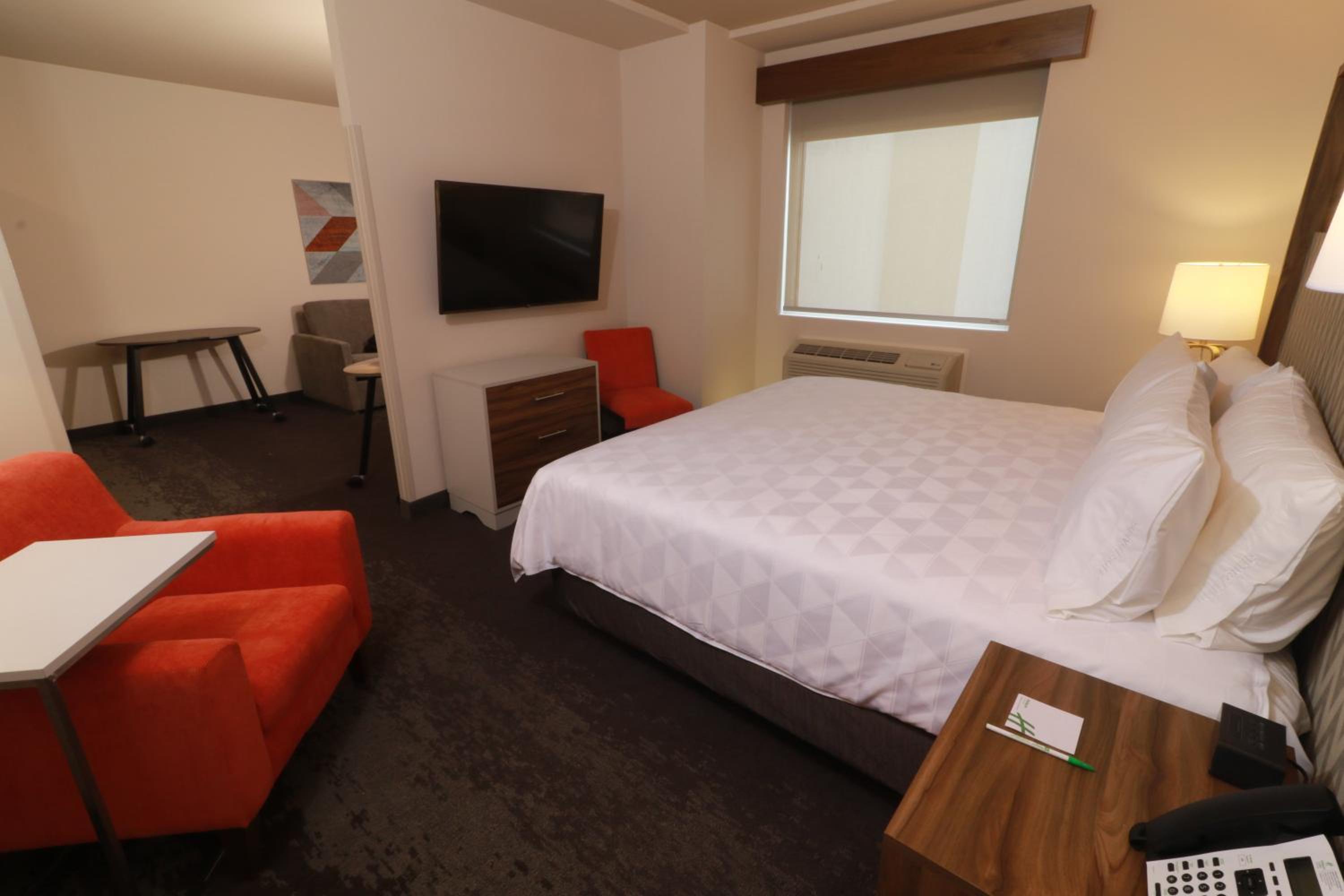 Business Suite - Non/Smoking - Photo 4