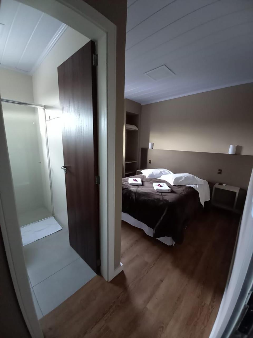 Suite - Photo 1