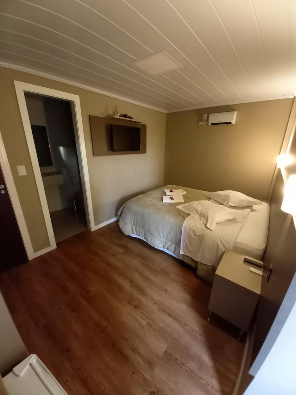 Double Room - Photo 2