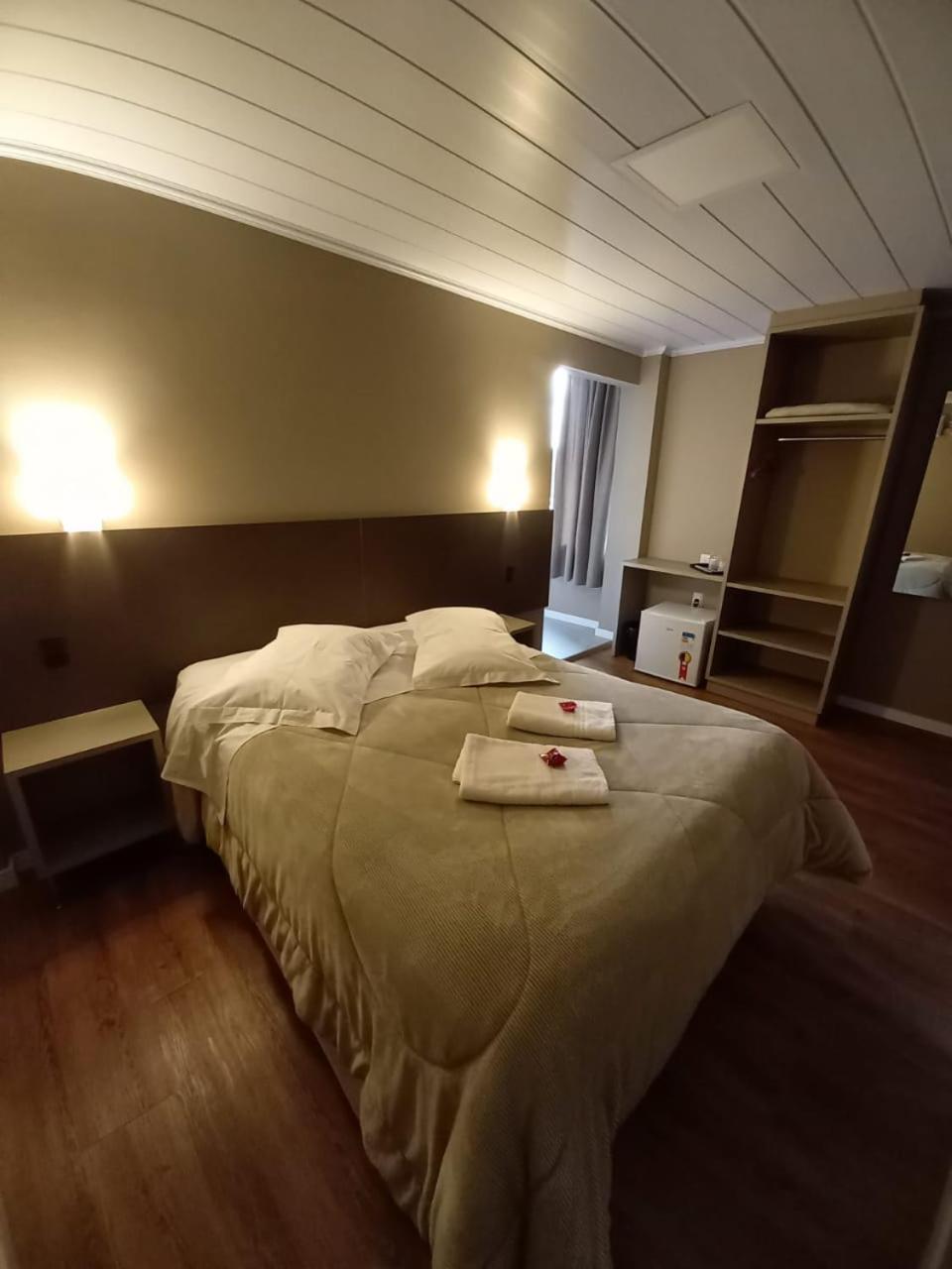 Double Room - Photo 4