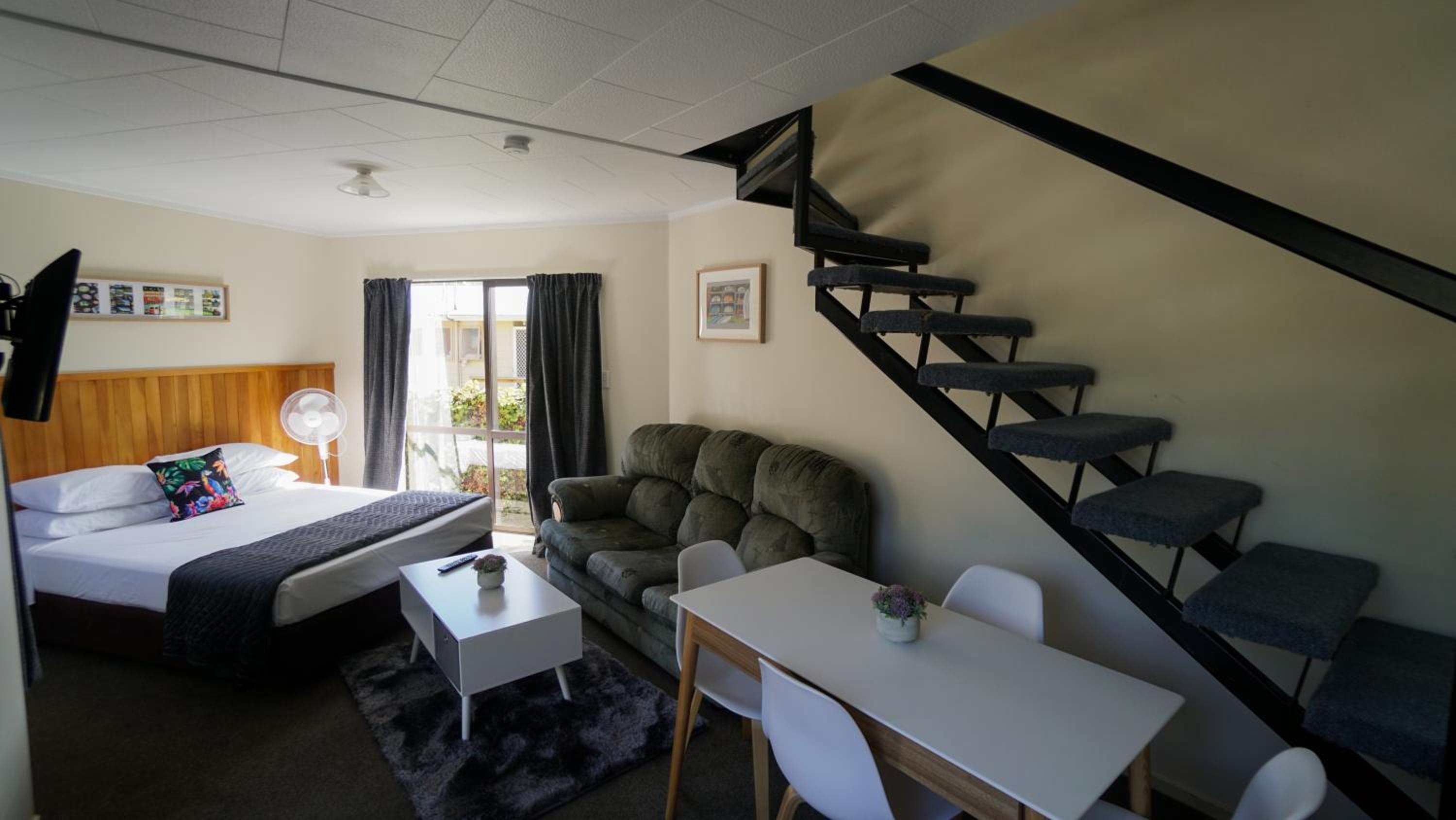 Standard One-Bedroom Apartment - Photo 10