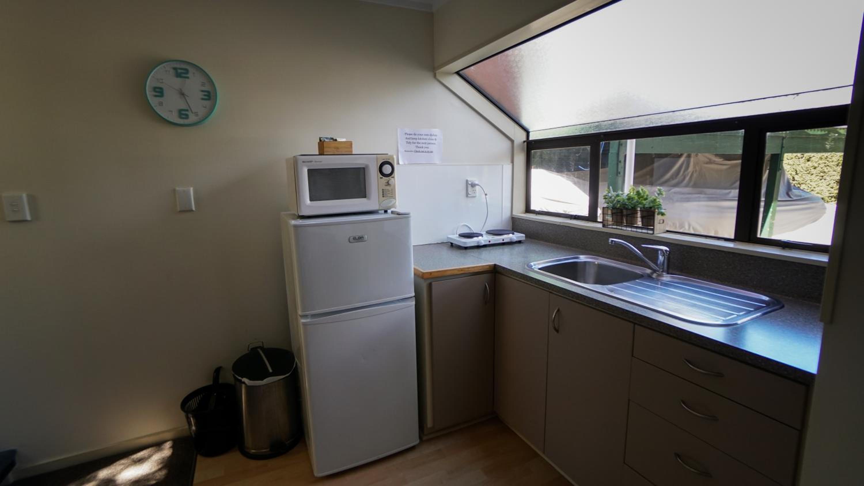 Standard One-Bedroom Apartment - Photo 5