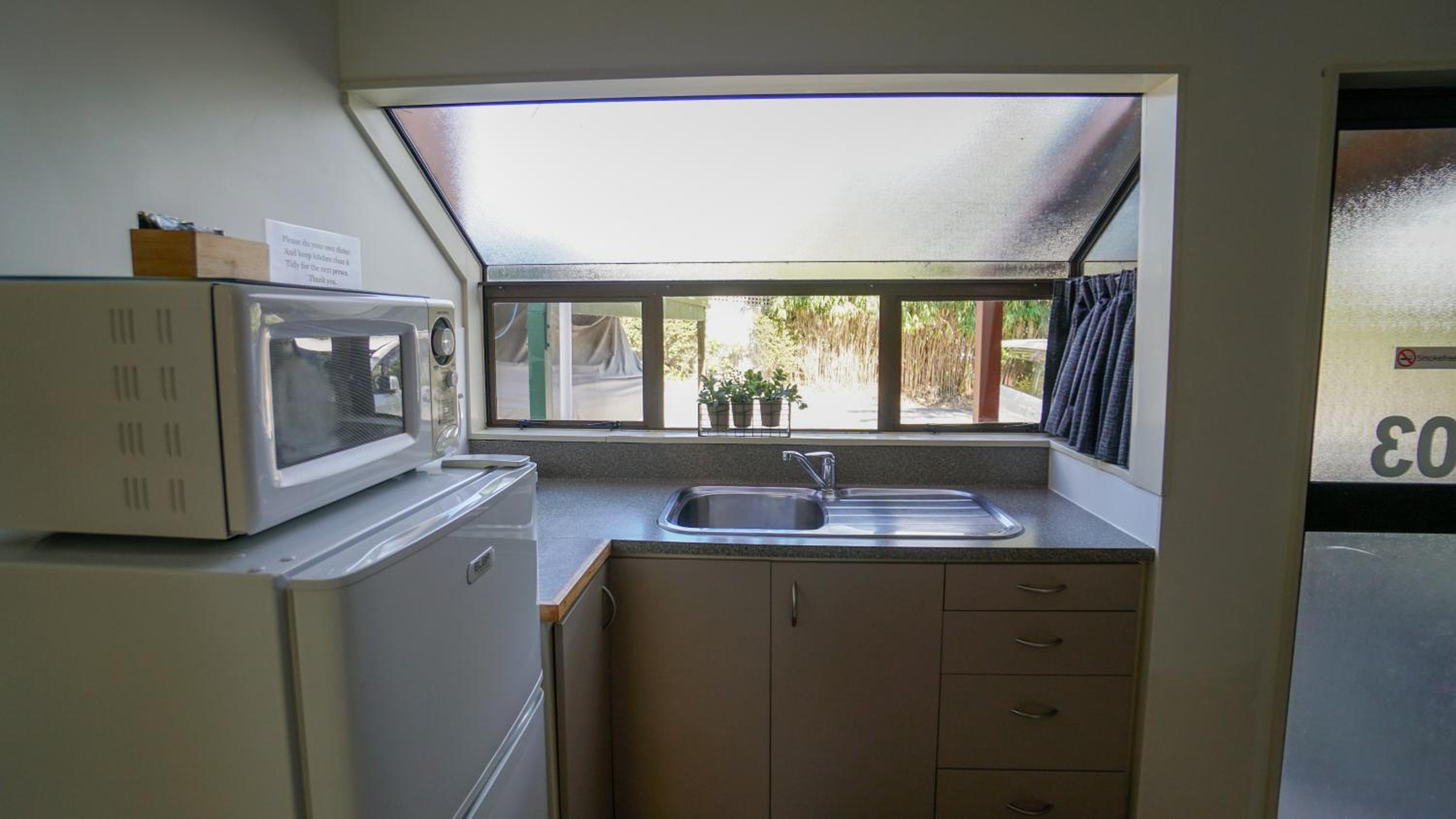 Standard One-Bedroom Apartment - Photo 4