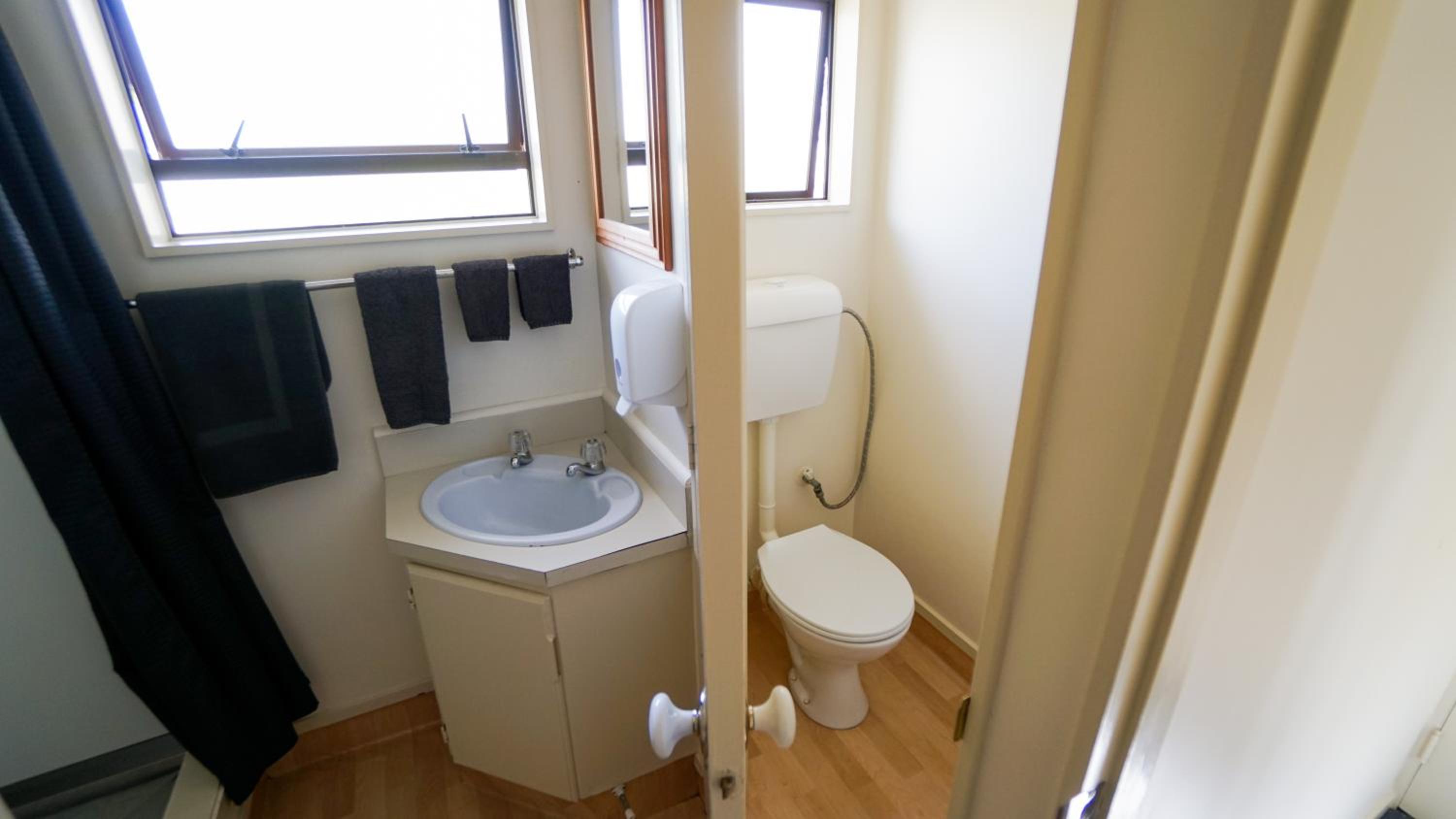 Standard One-Bedroom Apartment - Photo 2