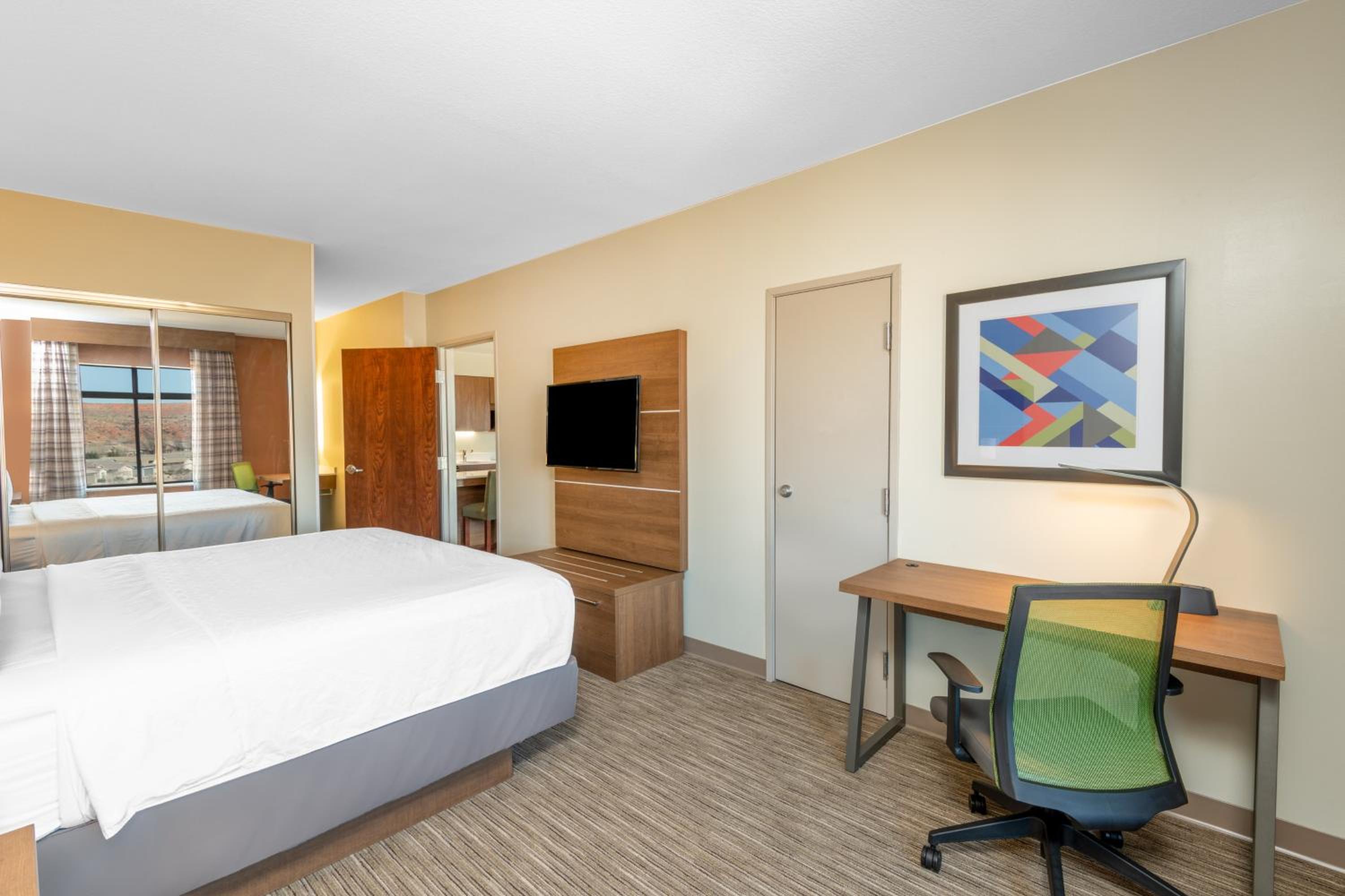 One-Bedroom Suite with Jetted Tub - Photo 1