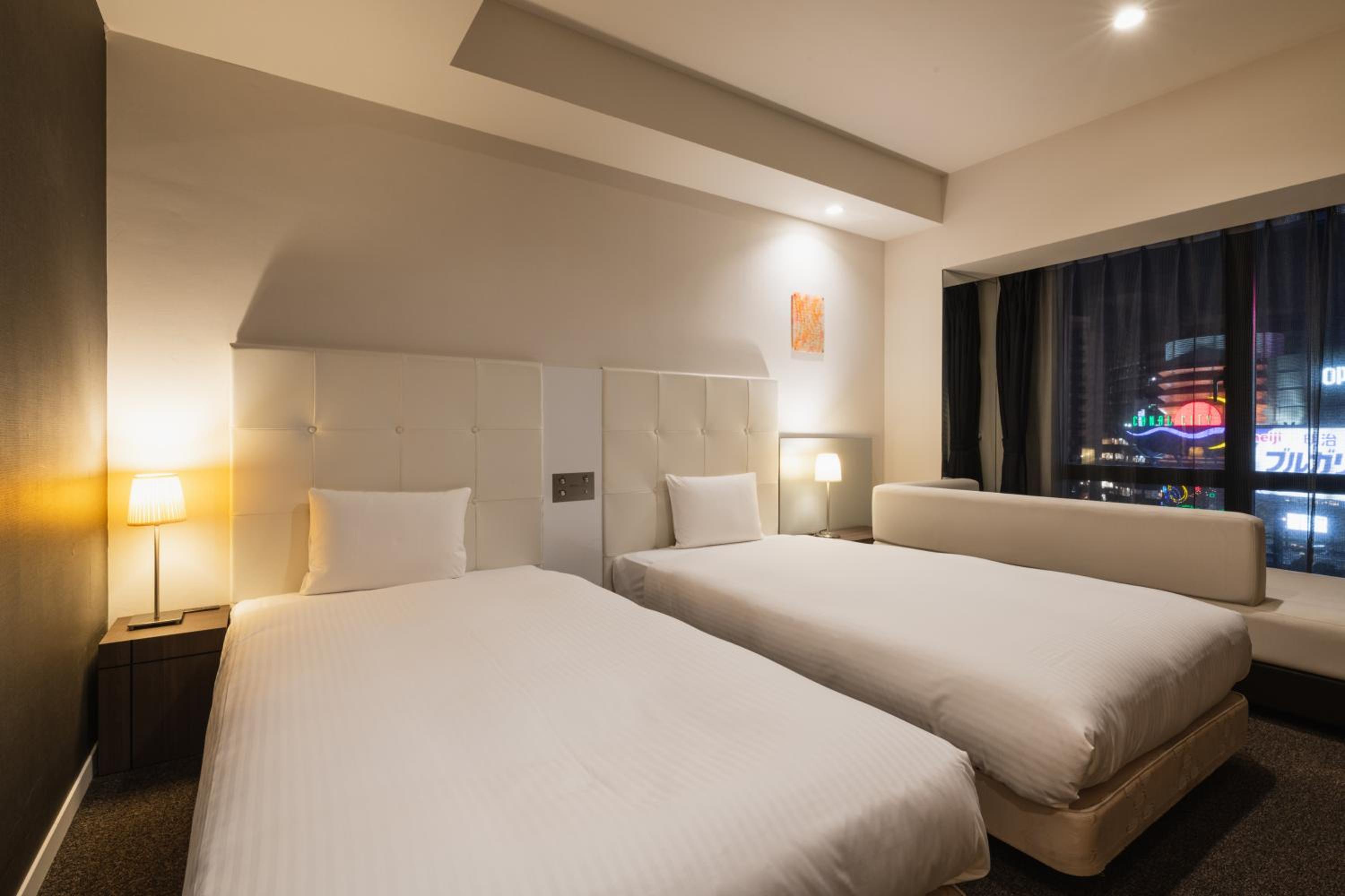 Standard Twin Room - Photo 4