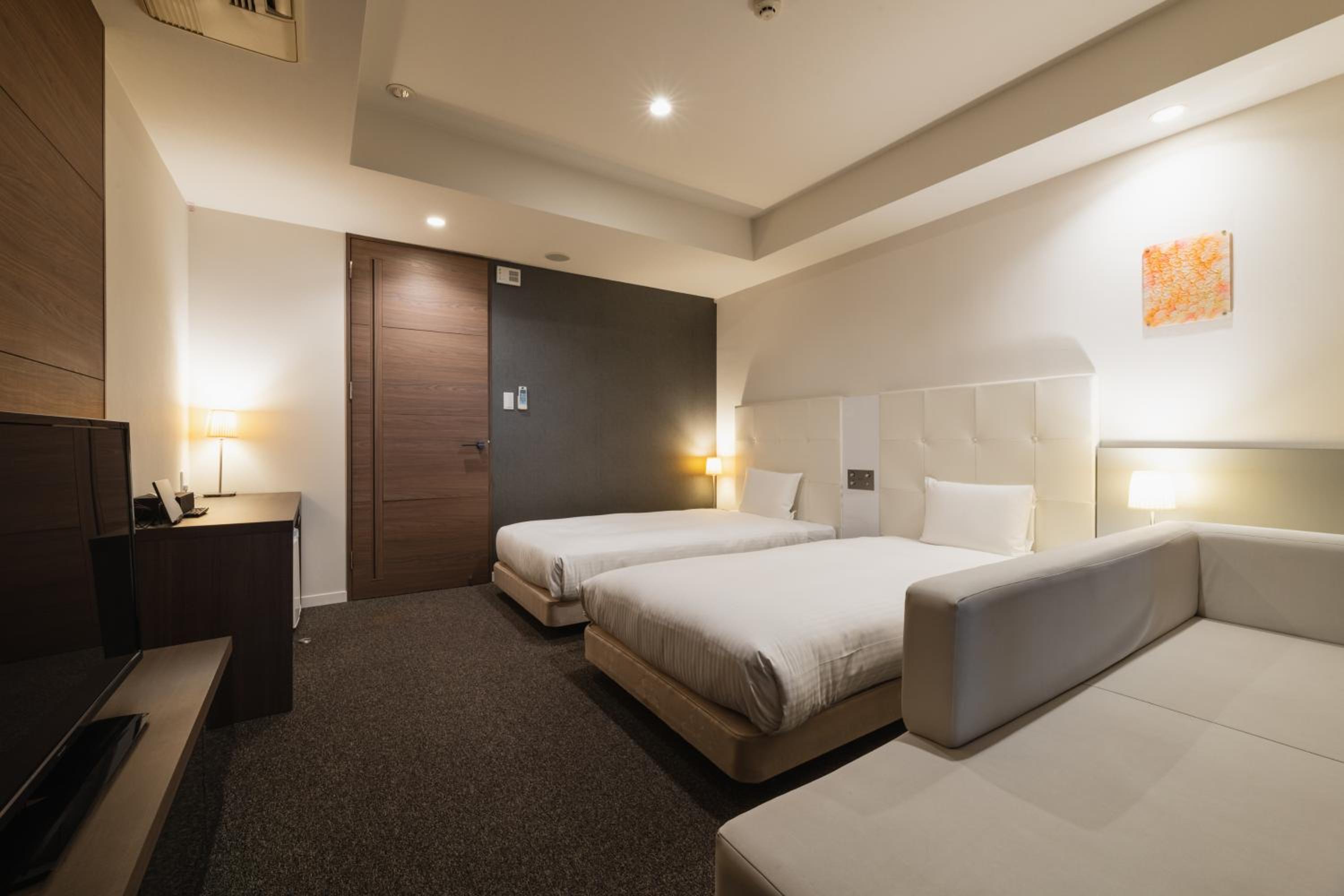 Standard Twin Room - Photo 1